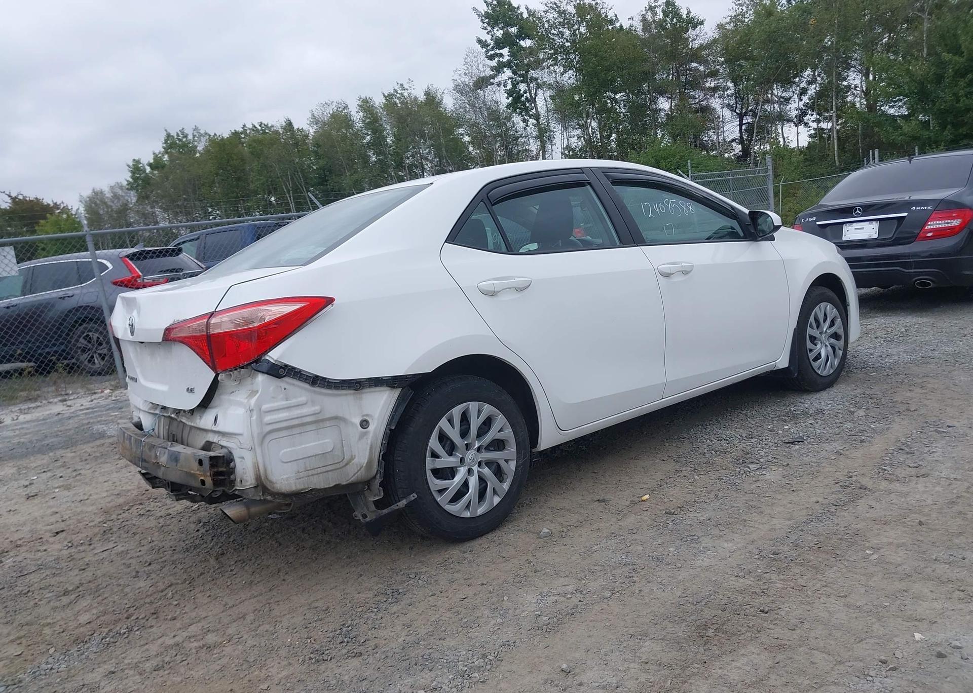 2017 TOYOTA COROLLA LE