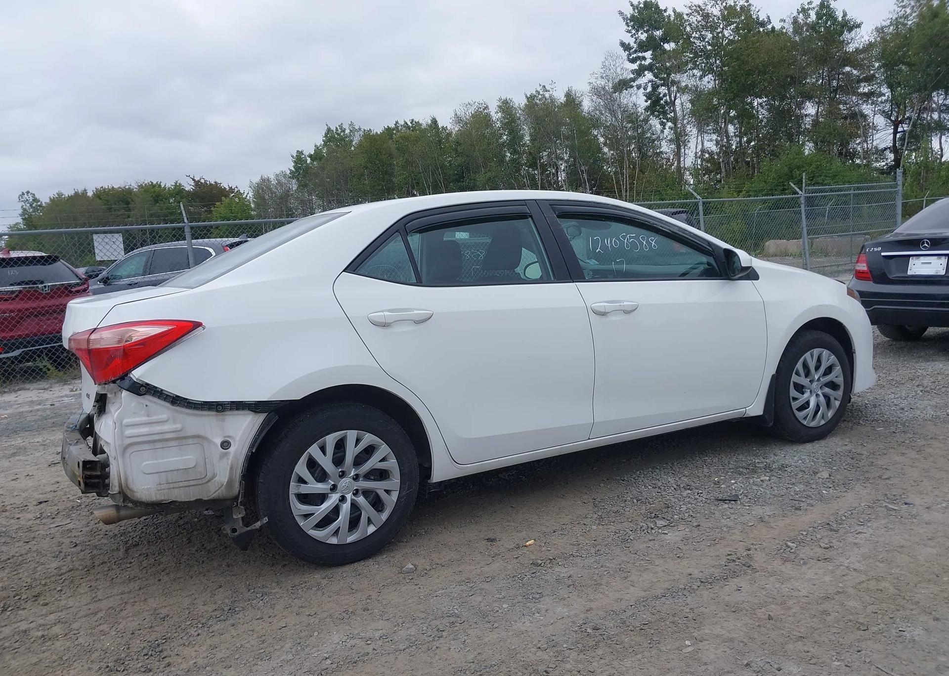 2017 TOYOTA COROLLA LE