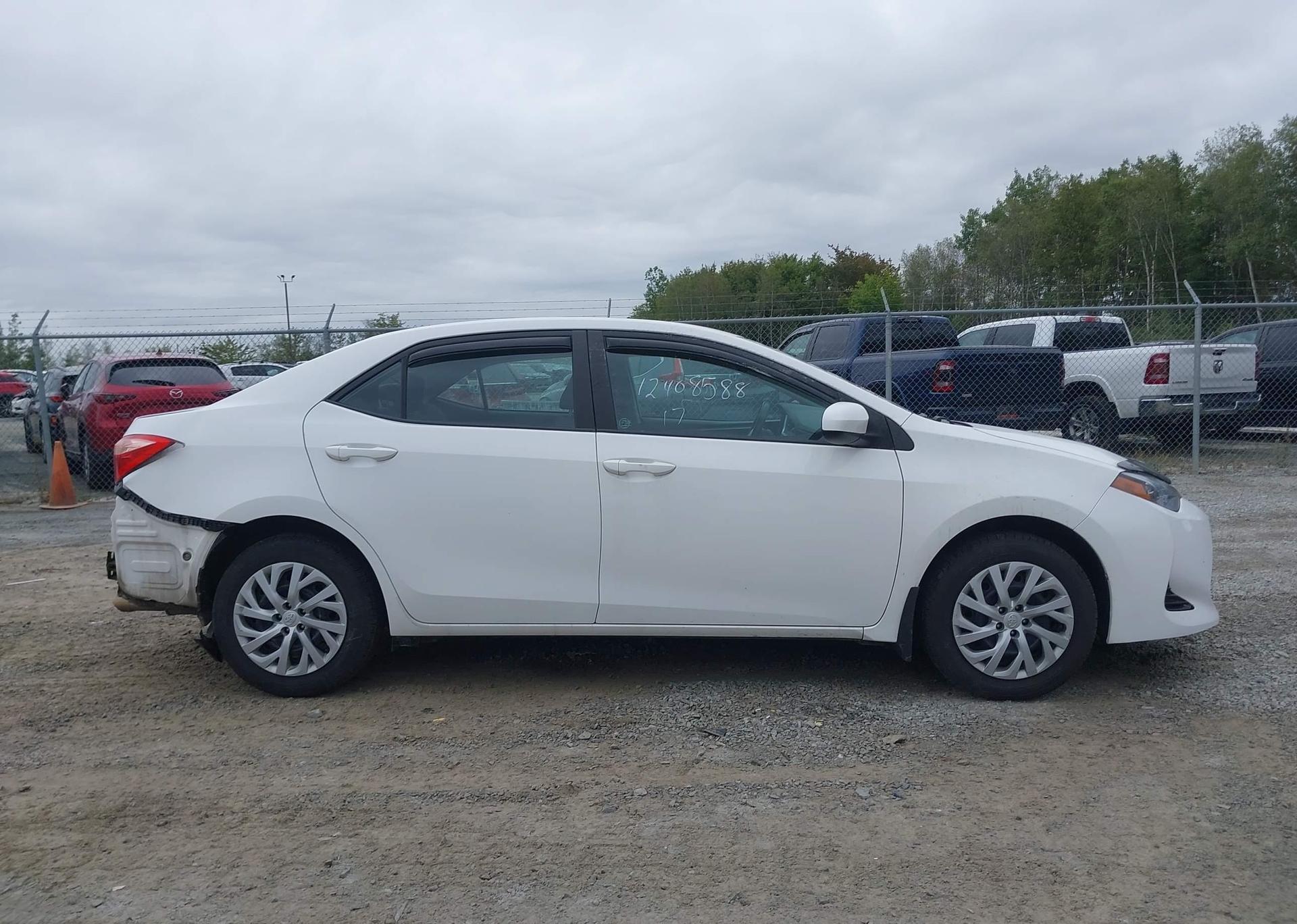 2017 TOYOTA COROLLA LE