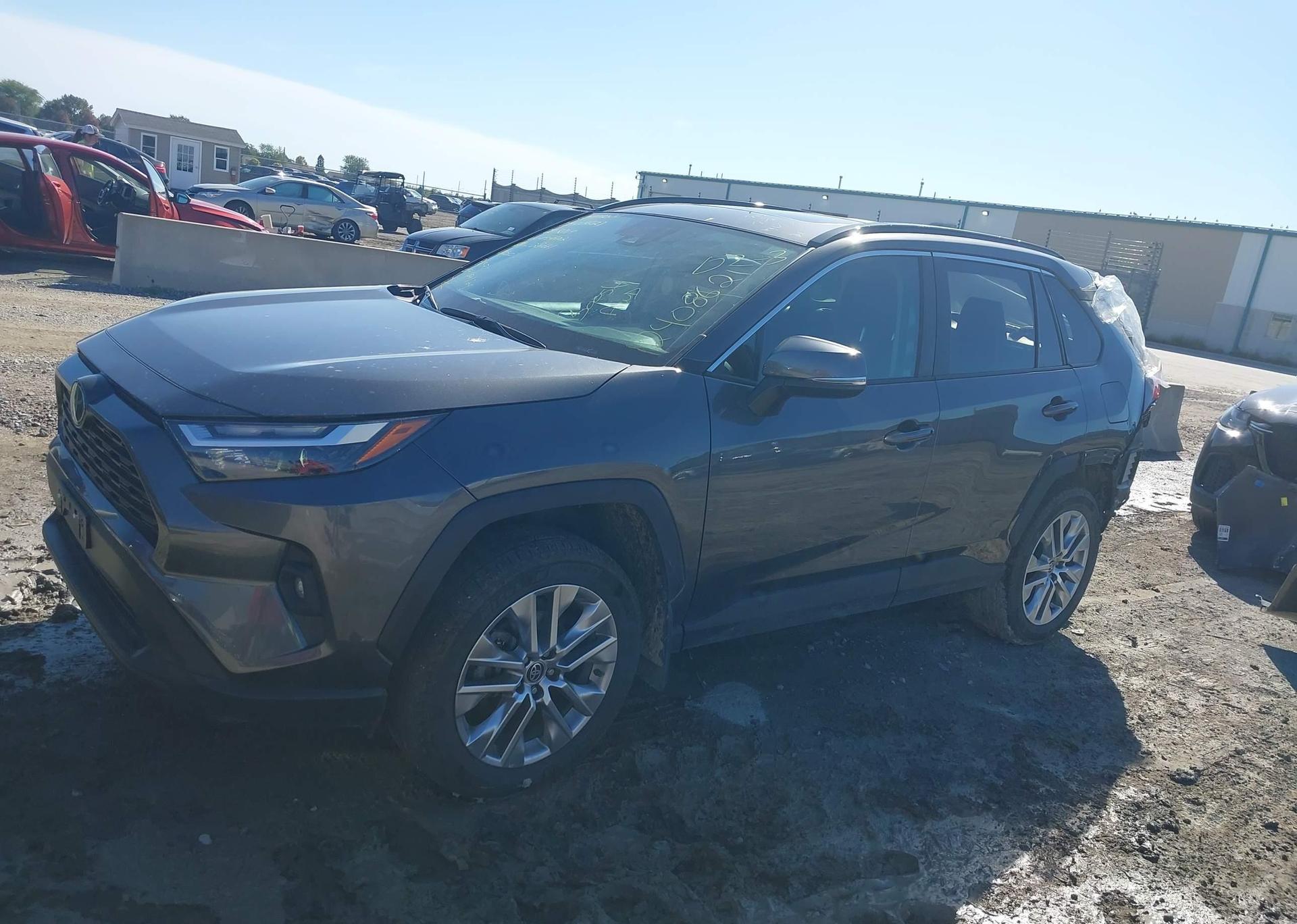 2024 TOYOTA RAV4 XLE