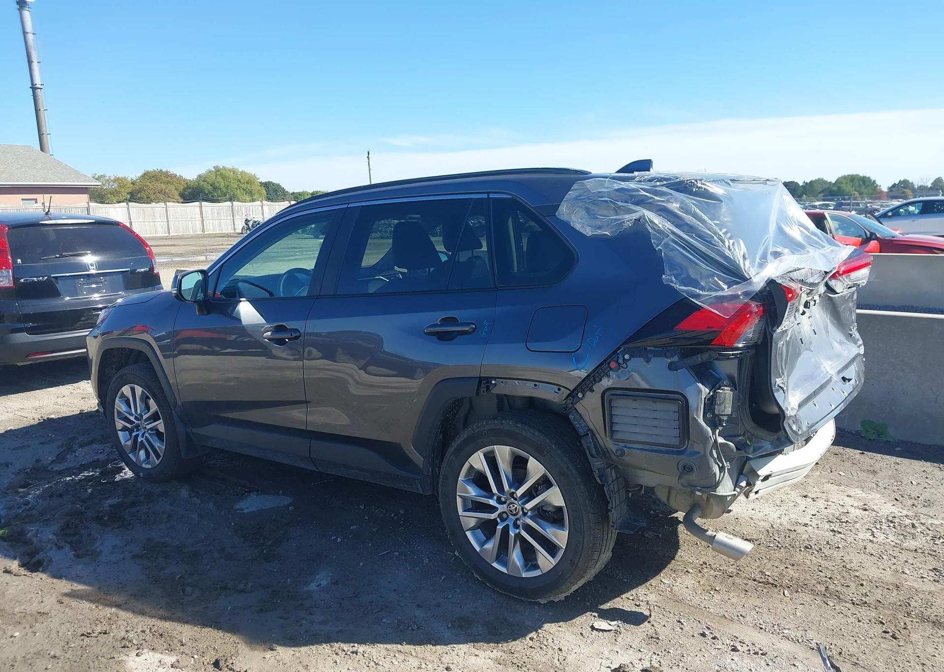 2024 TOYOTA RAV4 XLE