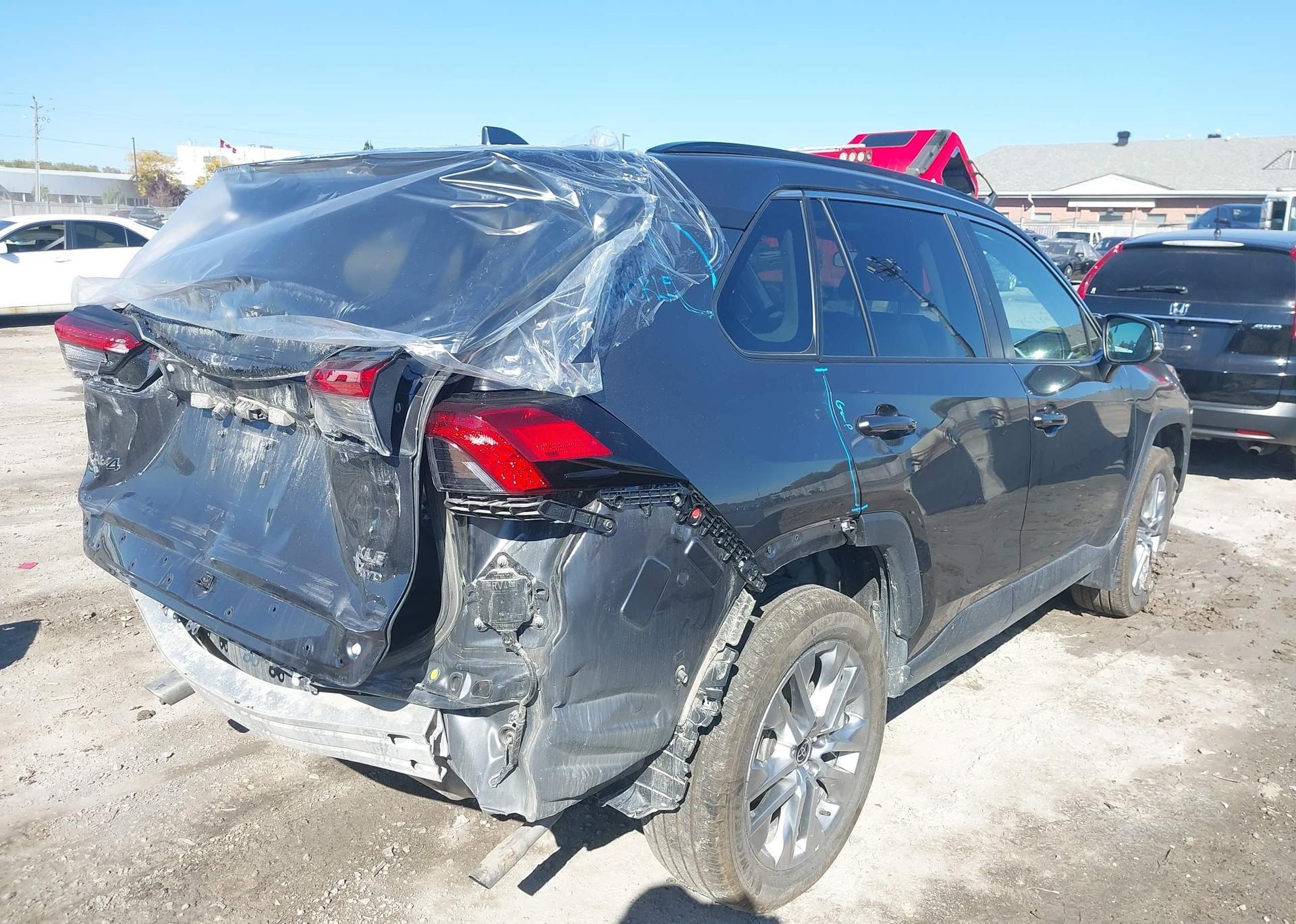 2024 TOYOTA RAV4 XLE