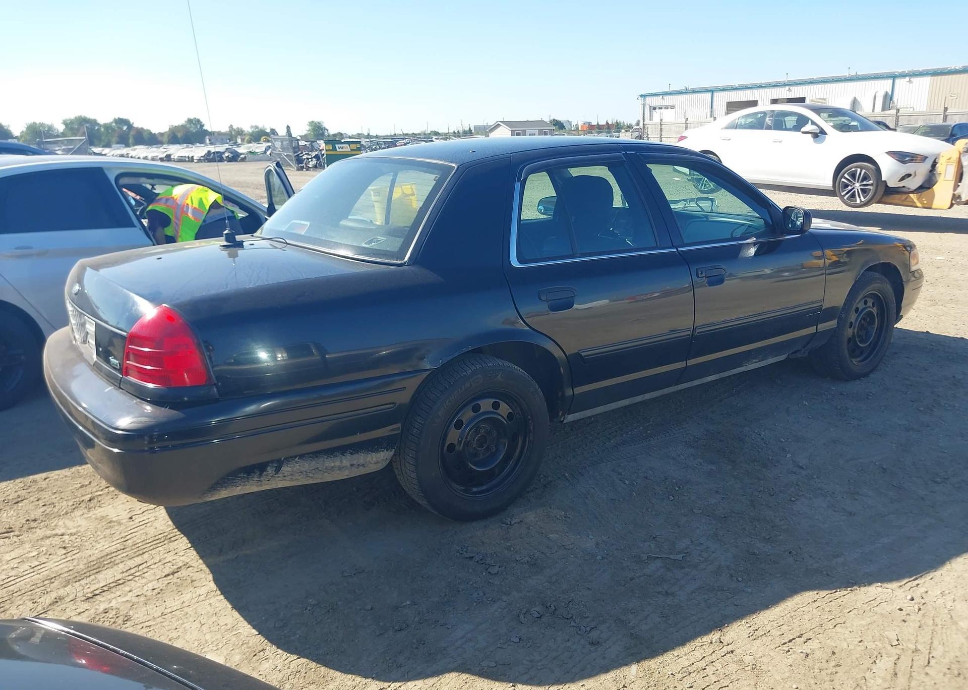 2011 FORD CROWN VICTORIA POLICE INTERCEPTOR