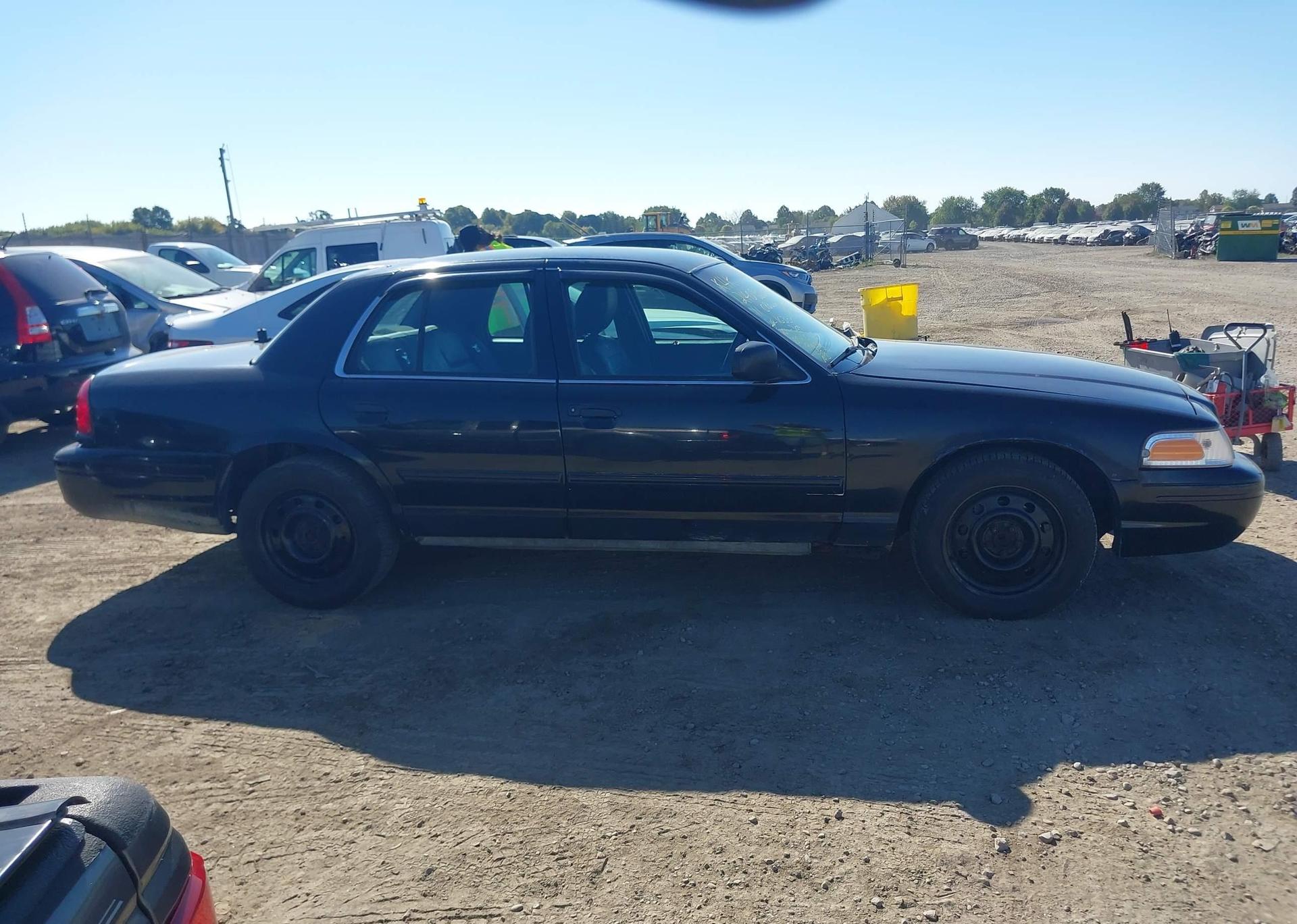 2011 FORD CROWN VICTORIA POLICE INTERCEPTOR