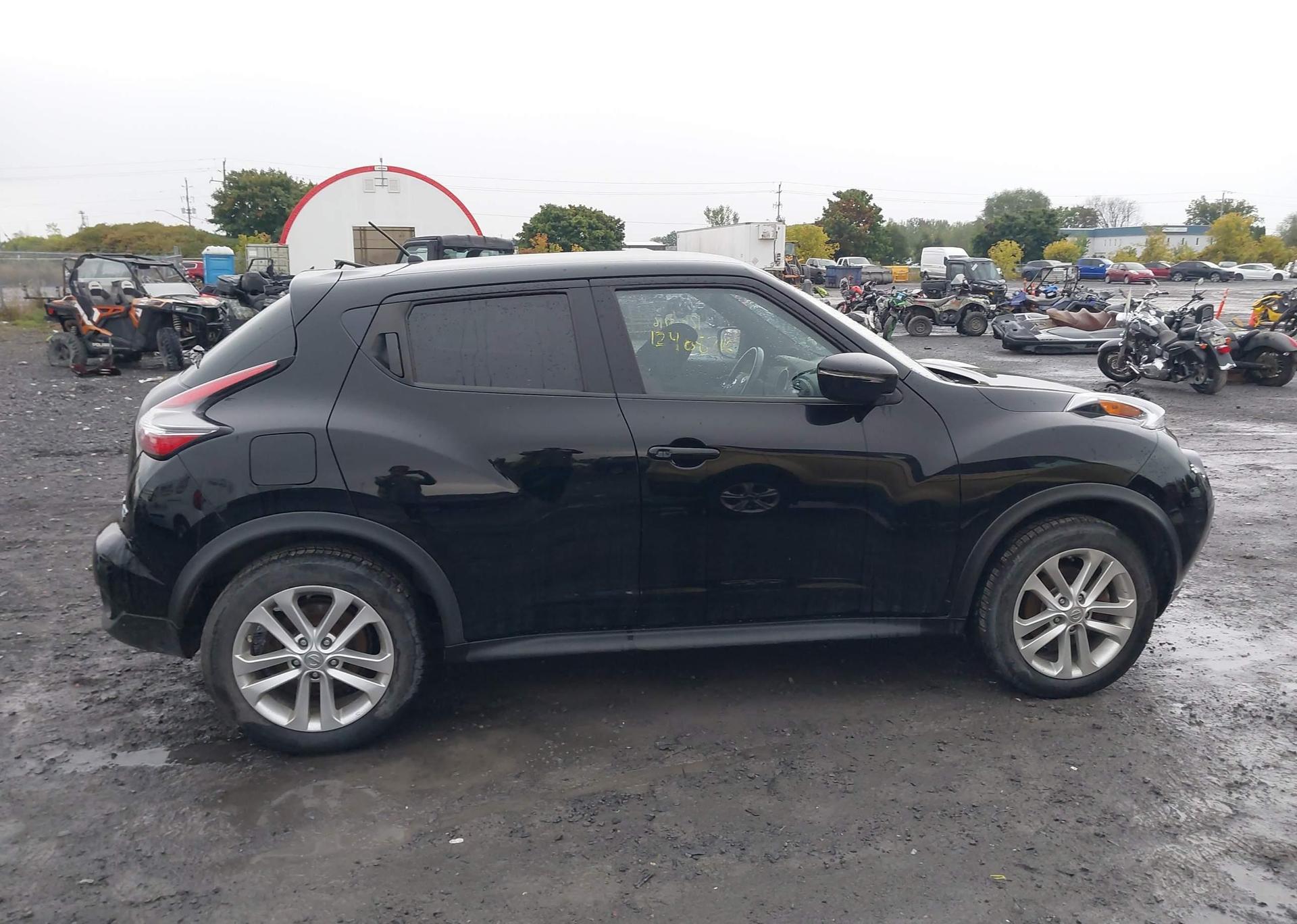 2015 NISSAN JUKE SL