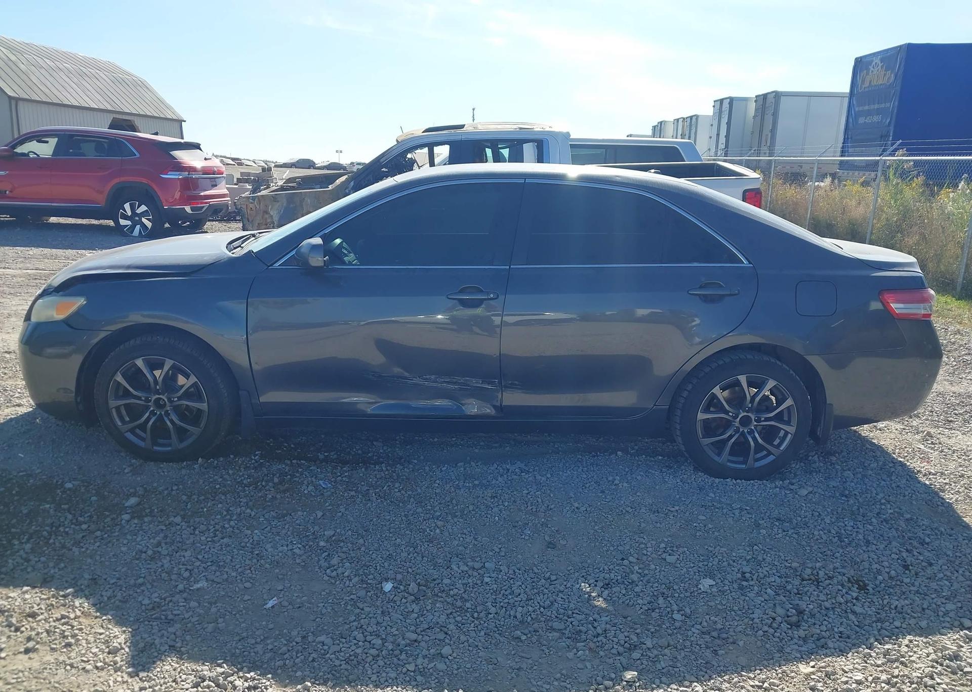 2011 TOYOTA CAMRY LE