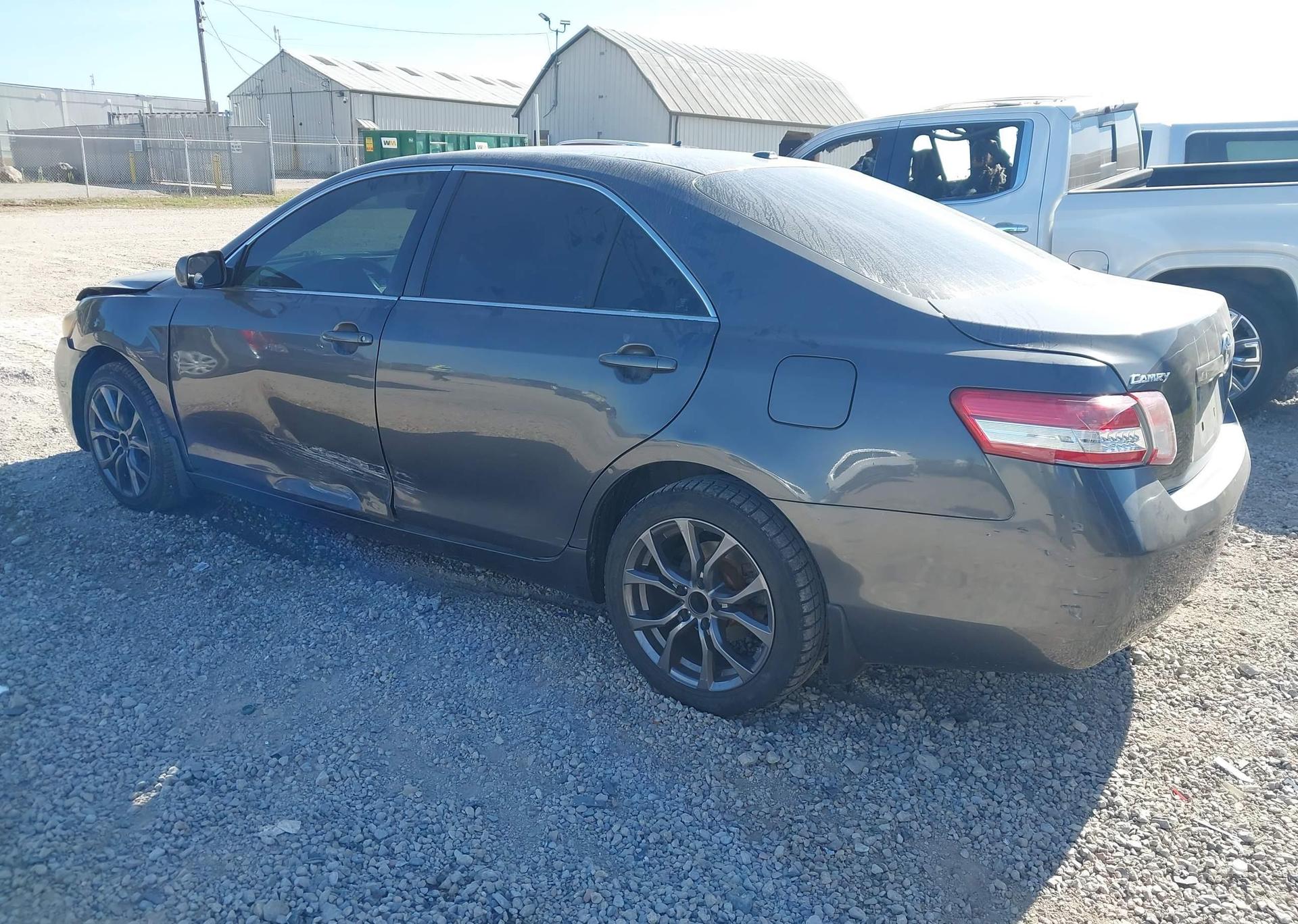 2011 TOYOTA CAMRY LE
