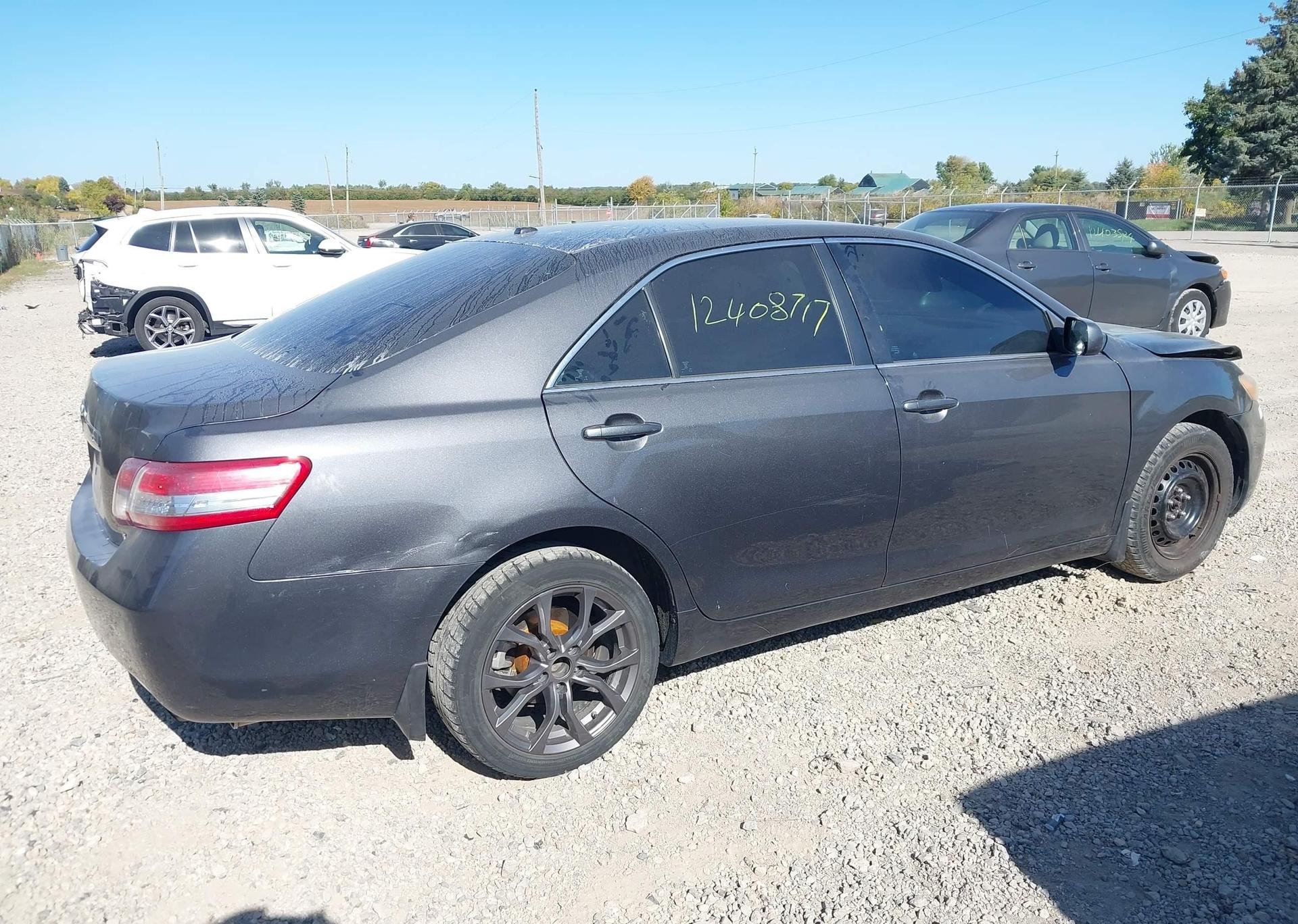 2011 TOYOTA CAMRY LE