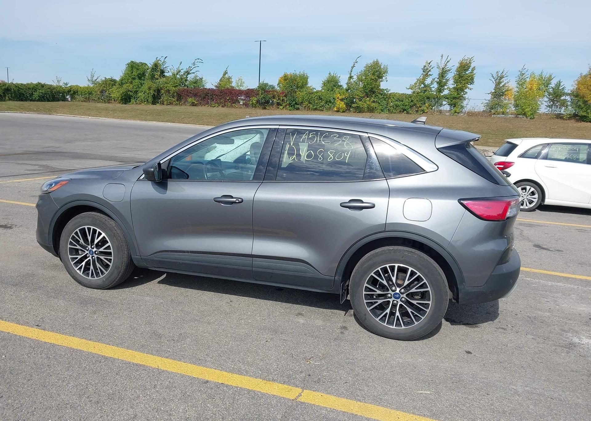 2022 FORD ESCAPE SE