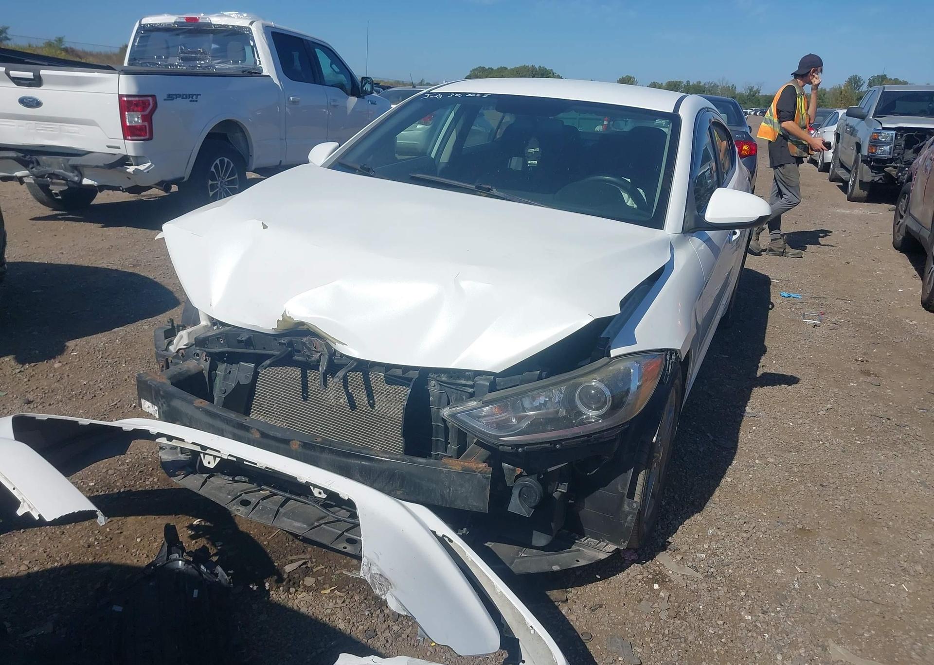 2017 HYUNDAI ELANTRA LE