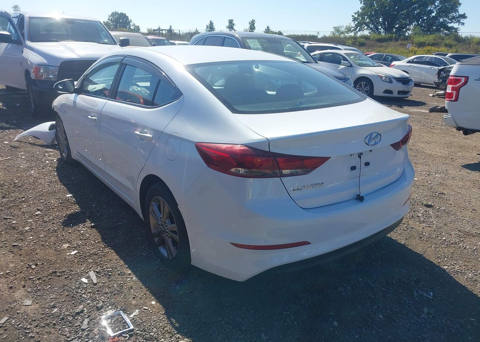 2017 HYUNDAI ELANTRA LE