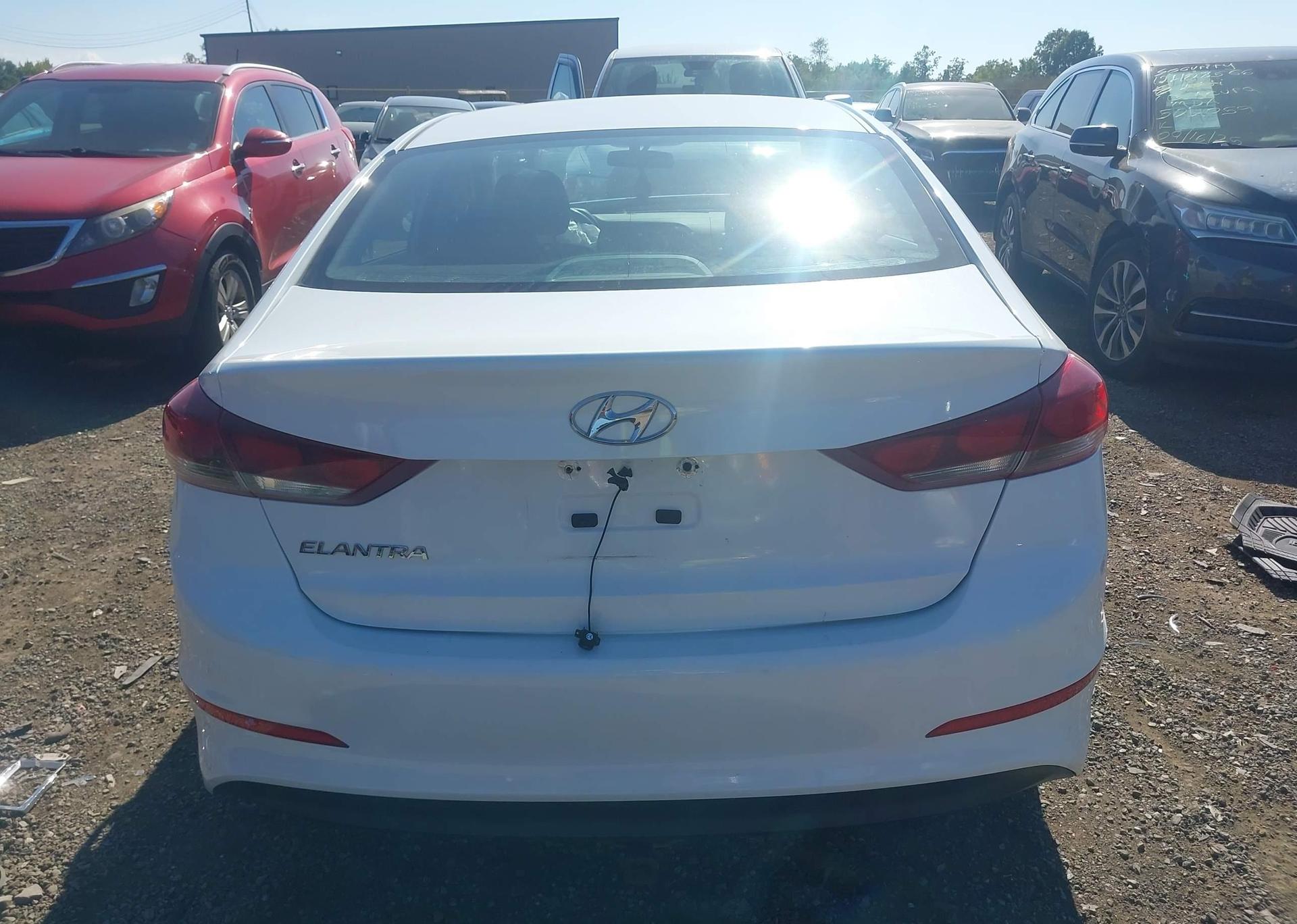 2017 HYUNDAI ELANTRA LE