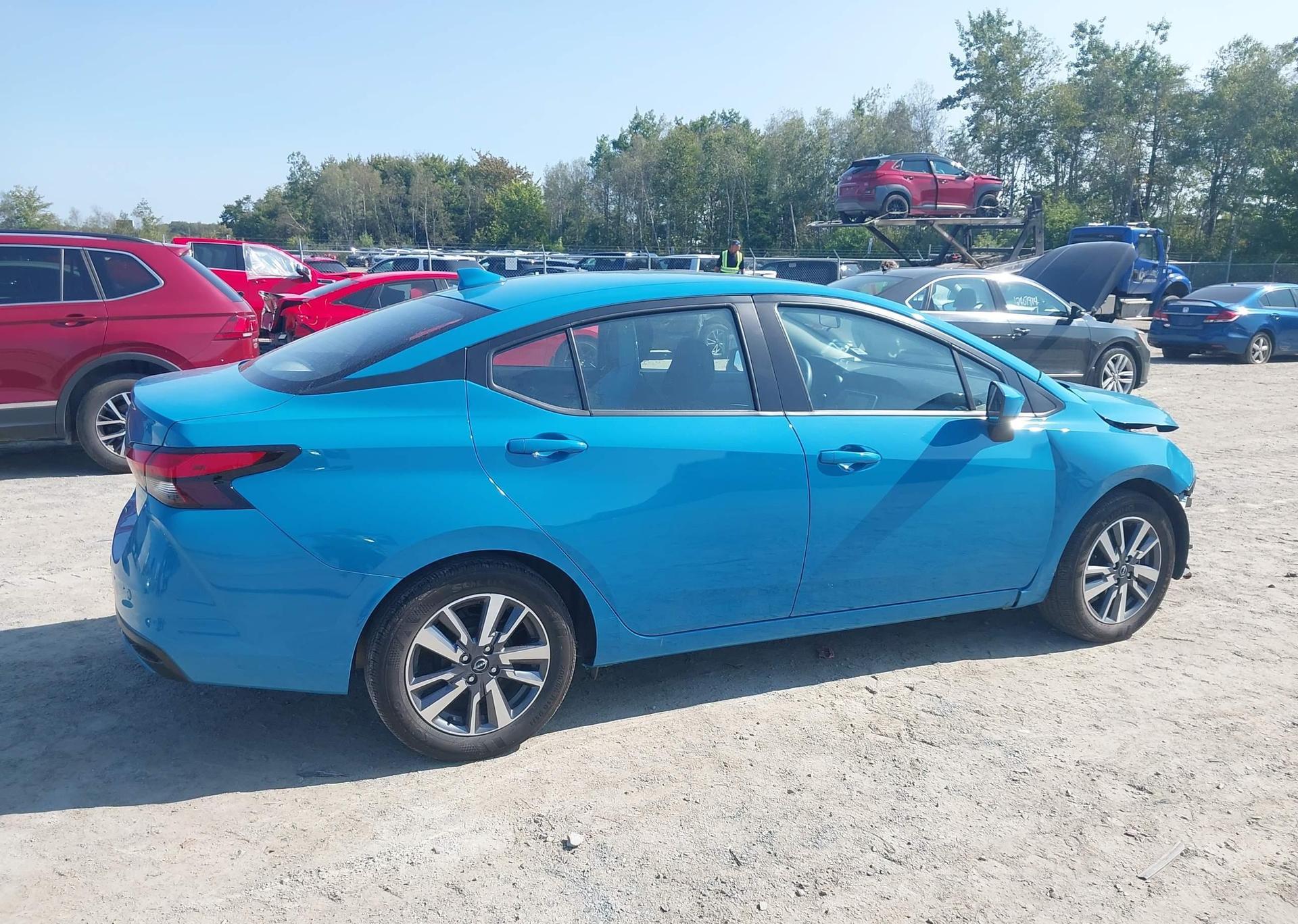 2025 NISSAN VERSA SV