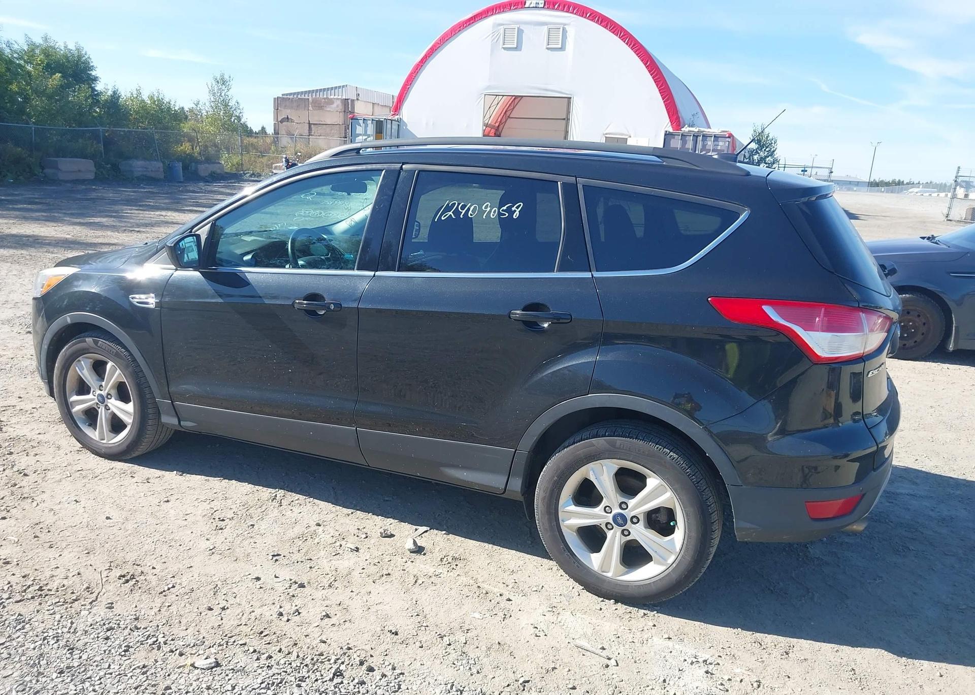 2015 FORD ESCAPE SE