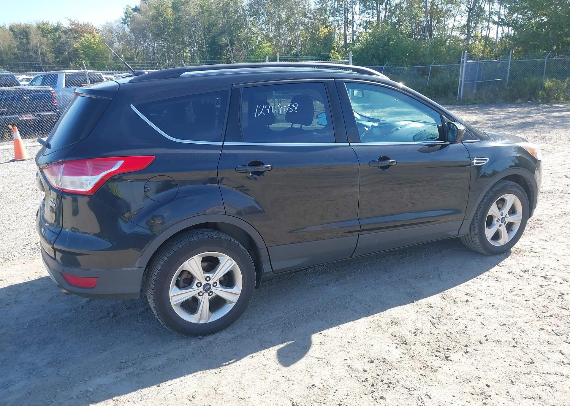 2015 FORD ESCAPE SE