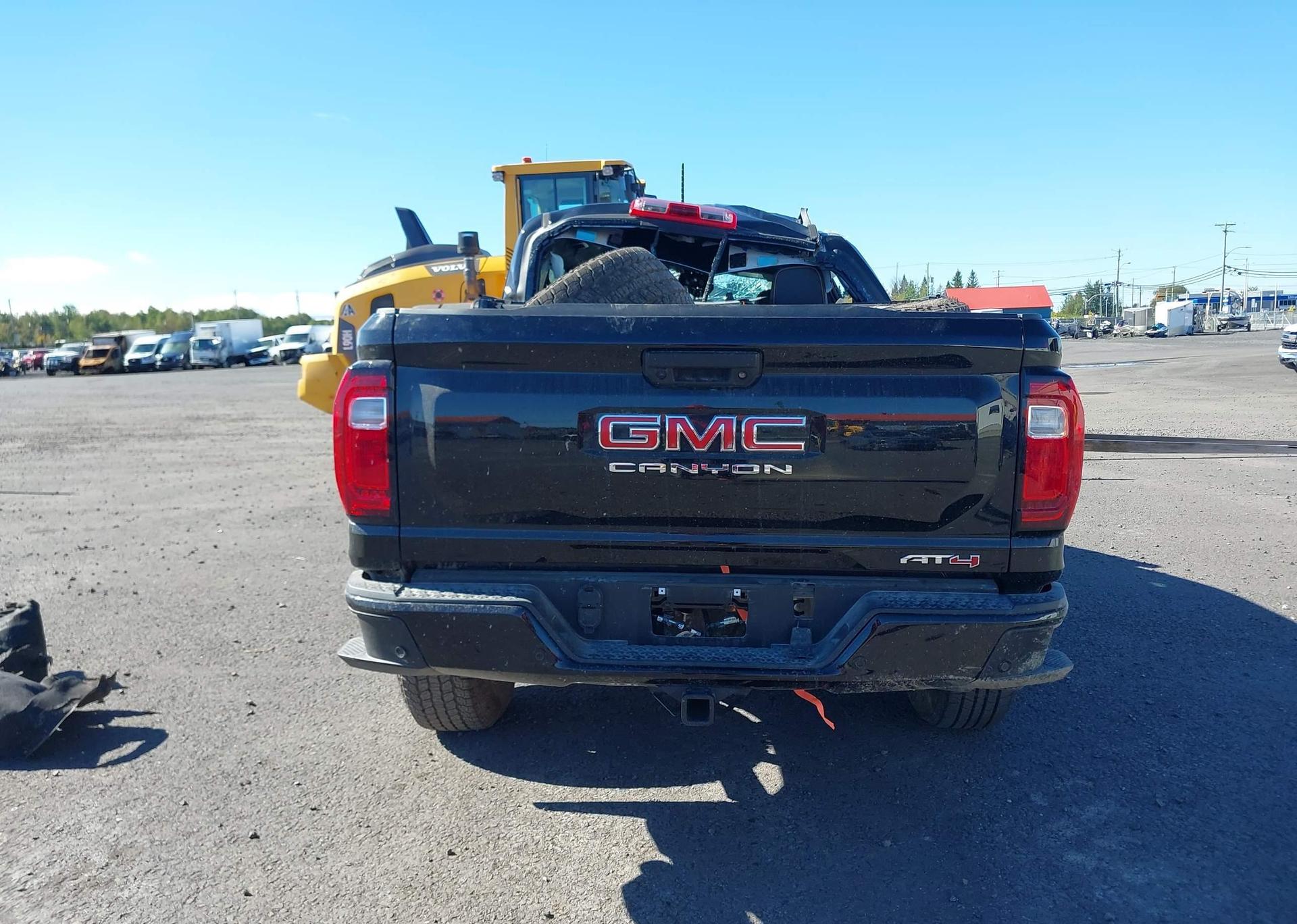 2025 GMC CANYON AT4