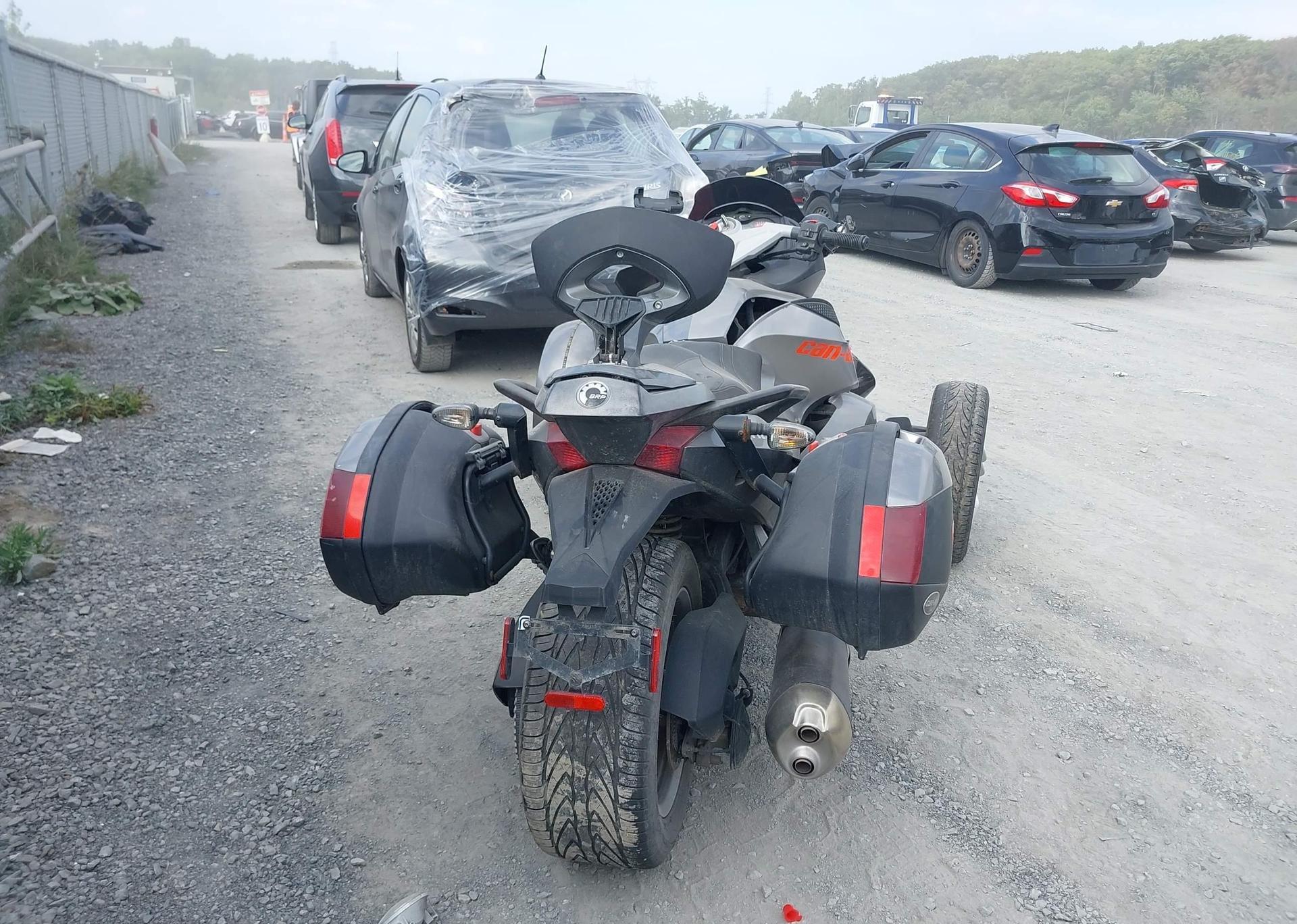 2011 CAN-AM SPYDER ROADSTER RS