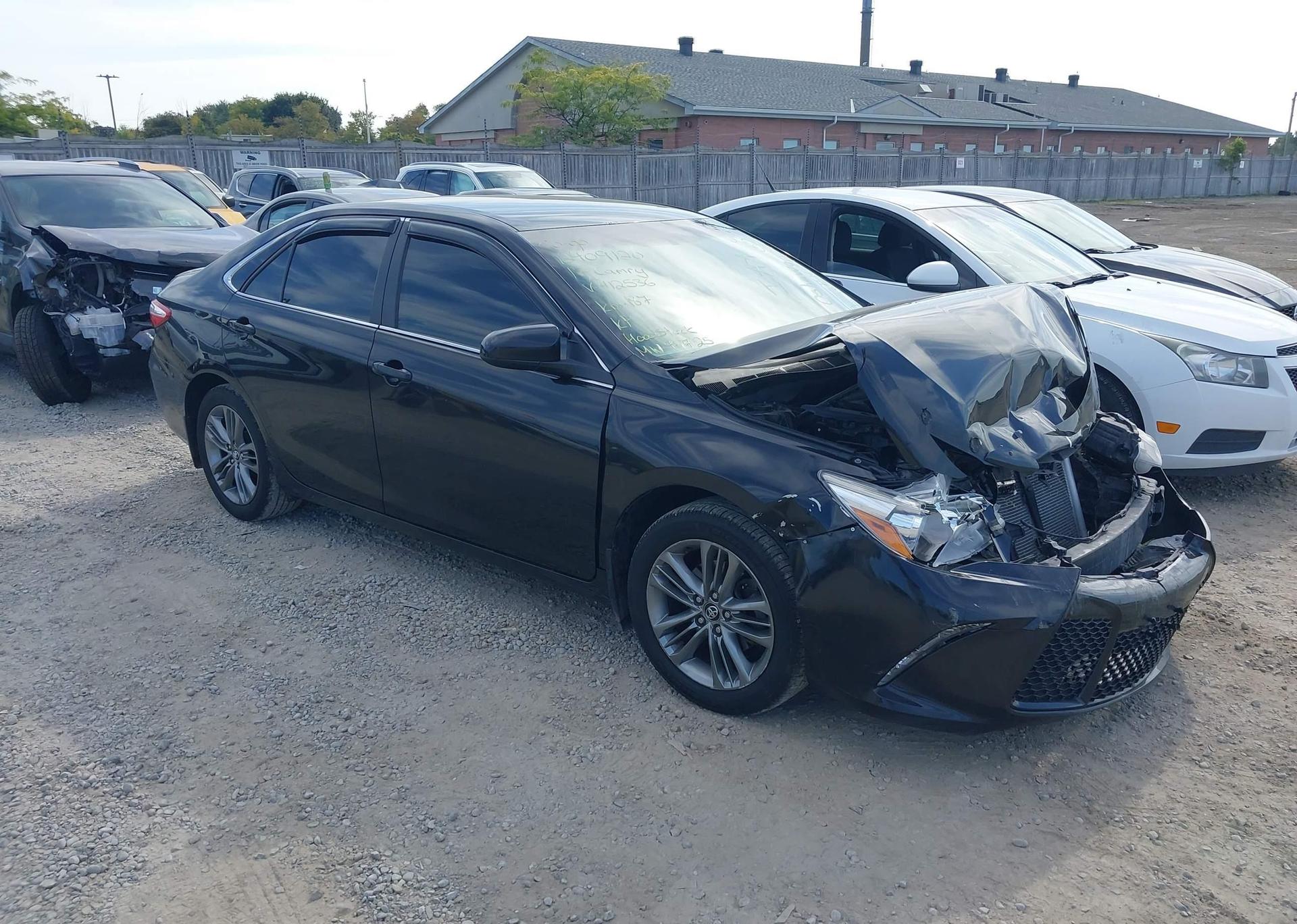 2017 TOYOTA CAMRY SE