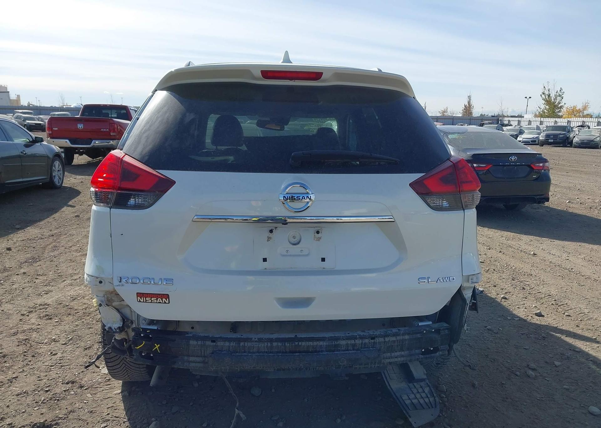 2017 NISSAN ROGUE S