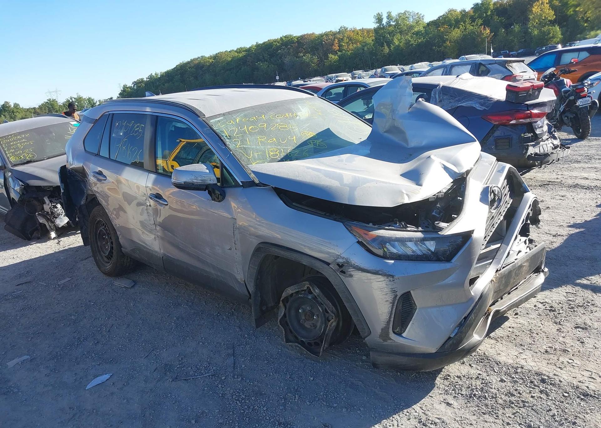 2021 TOYOTA RAV4 LE