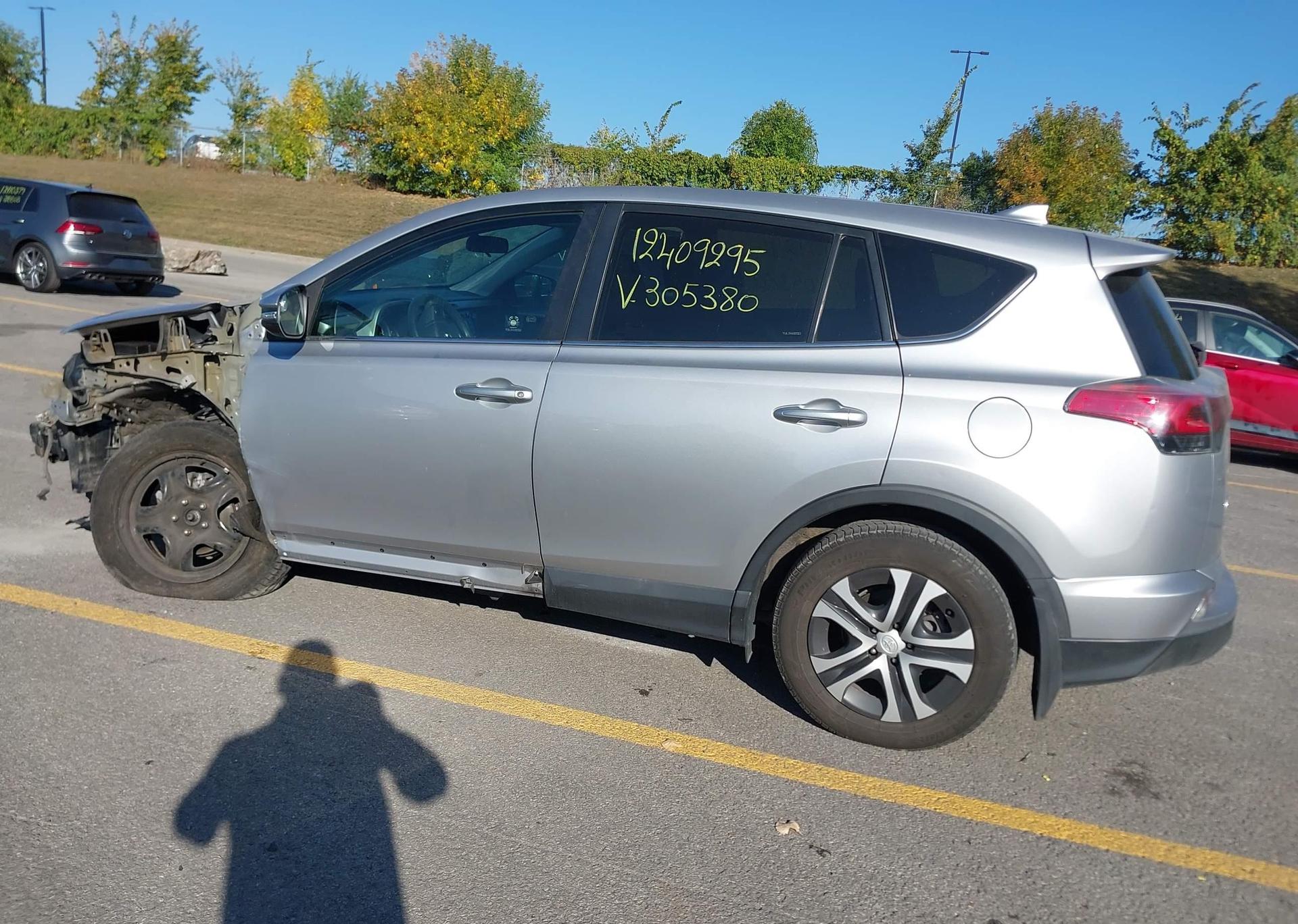 2016 TOYOTA RAV4 LE