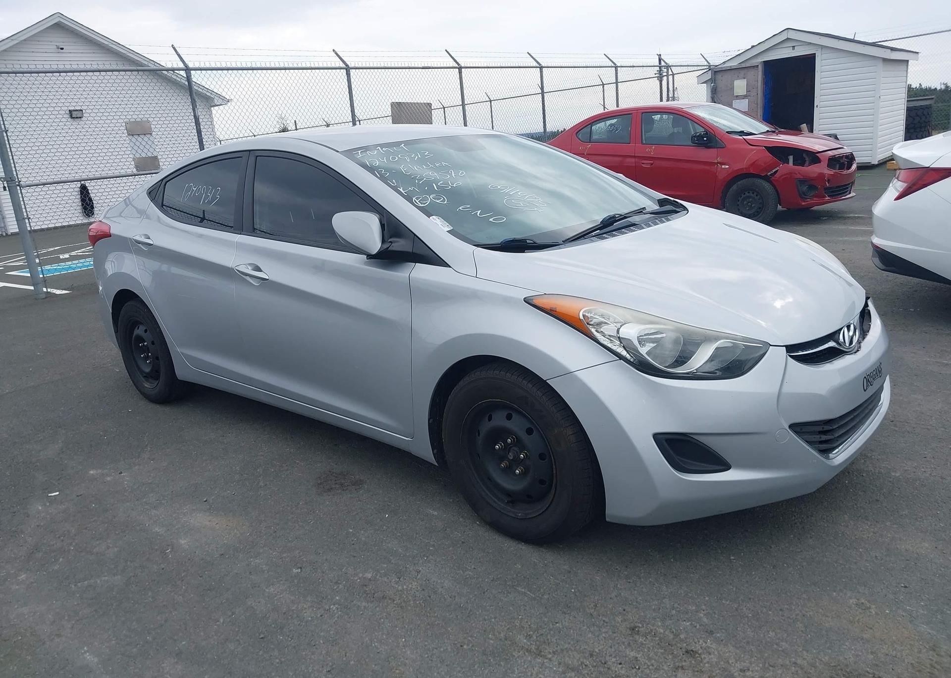 2013 HYUNDAI ELANTRA GL