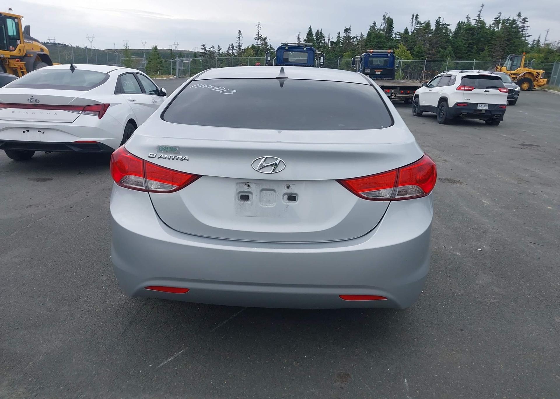 2013 HYUNDAI ELANTRA GL