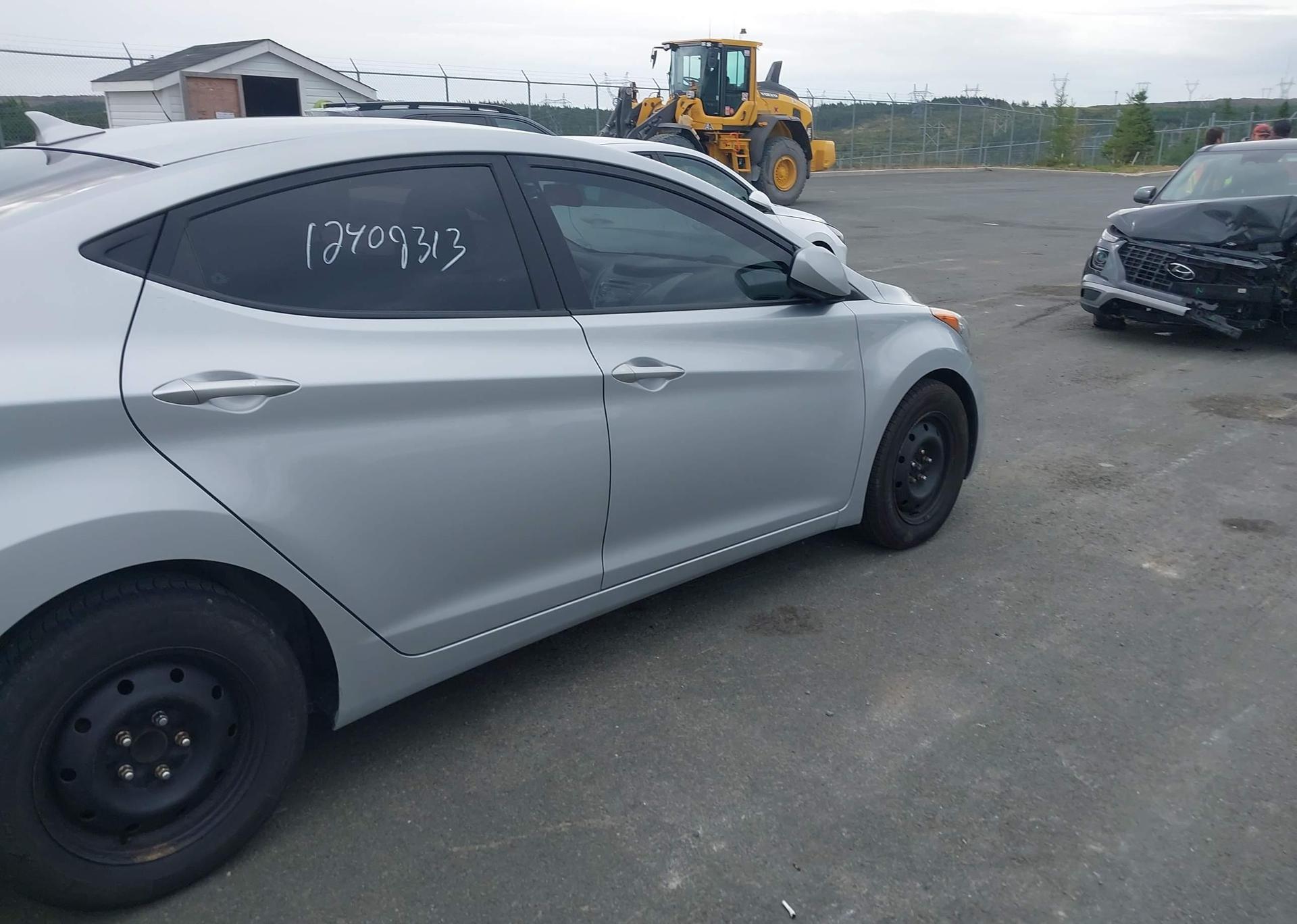 2013 HYUNDAI ELANTRA GL