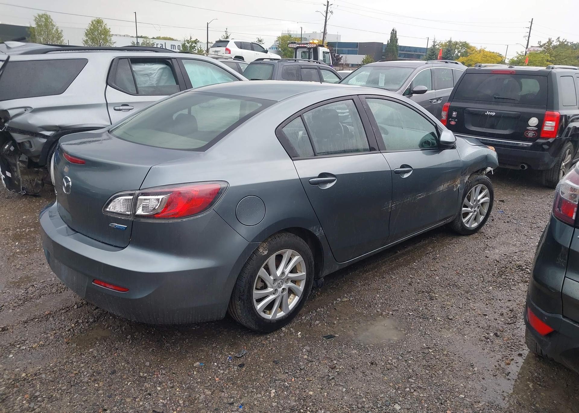 2012 MAZDA MAZDA3 GS-SKY