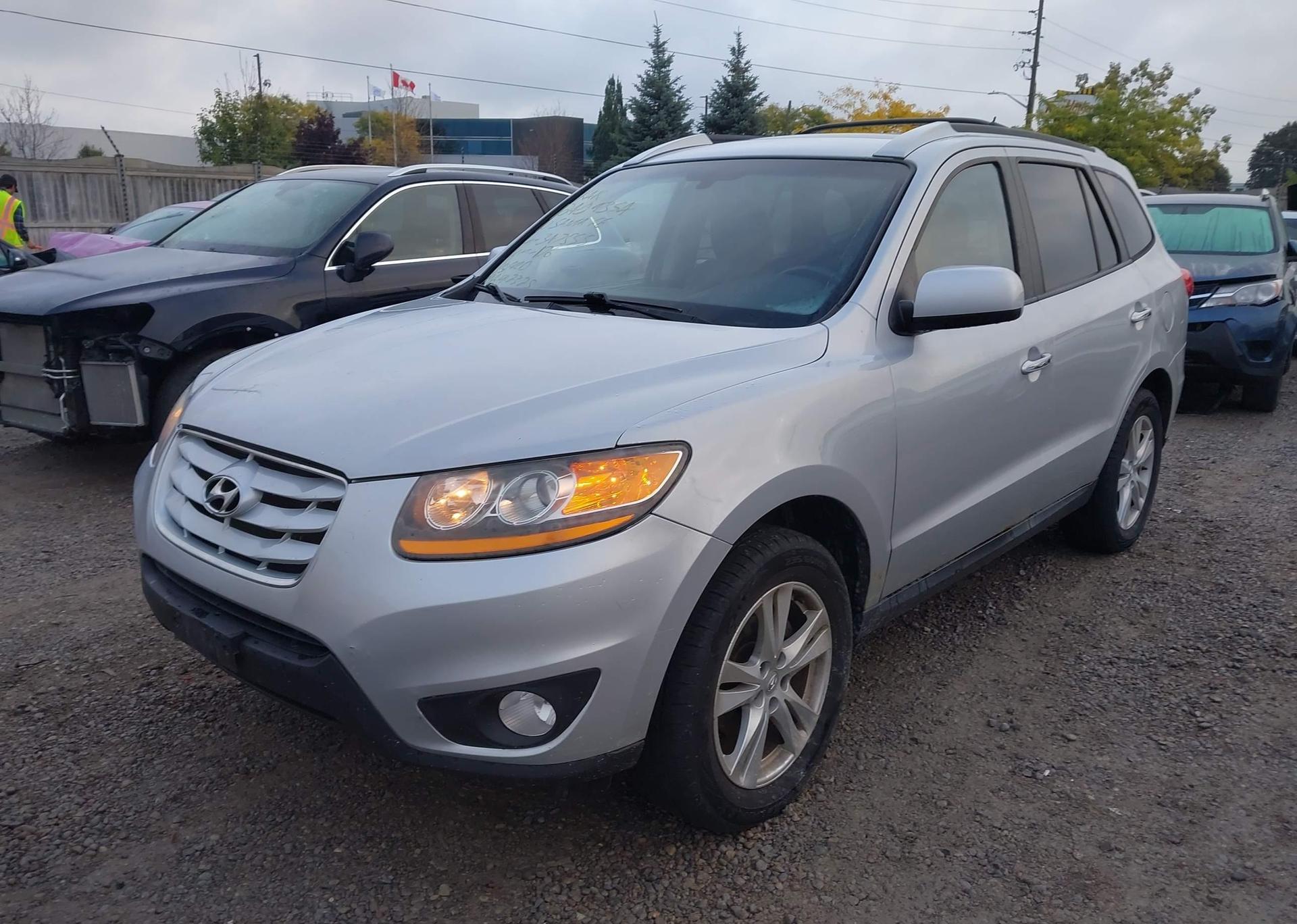 2010 HYUNDAI SANTA FE SE