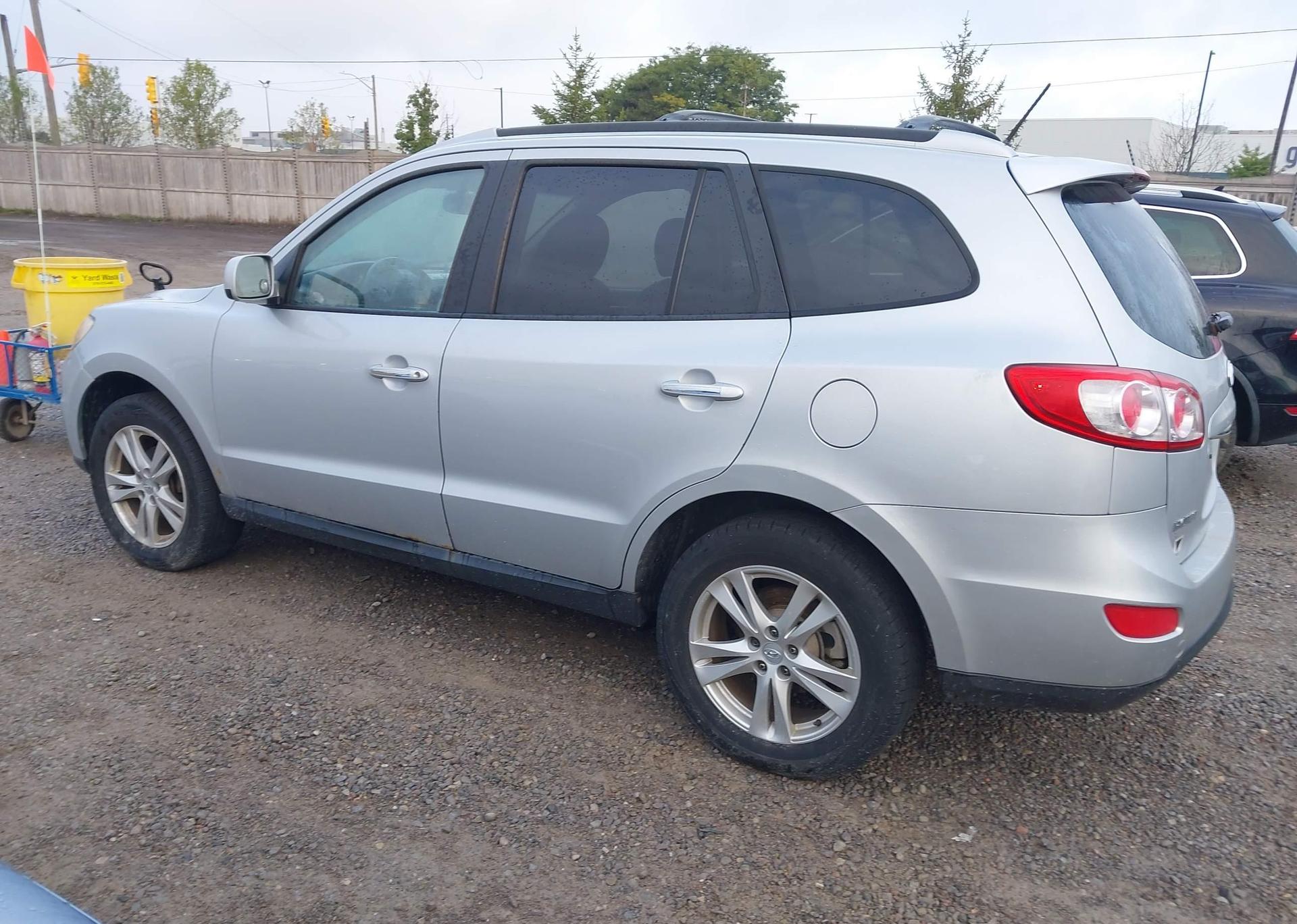 2010 HYUNDAI SANTA FE SE
