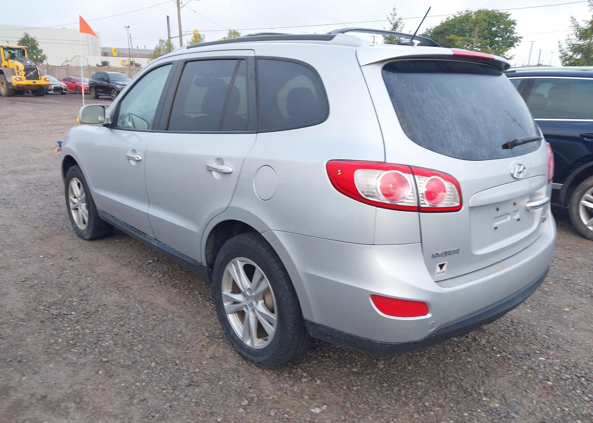 2010 HYUNDAI SANTA FE SE