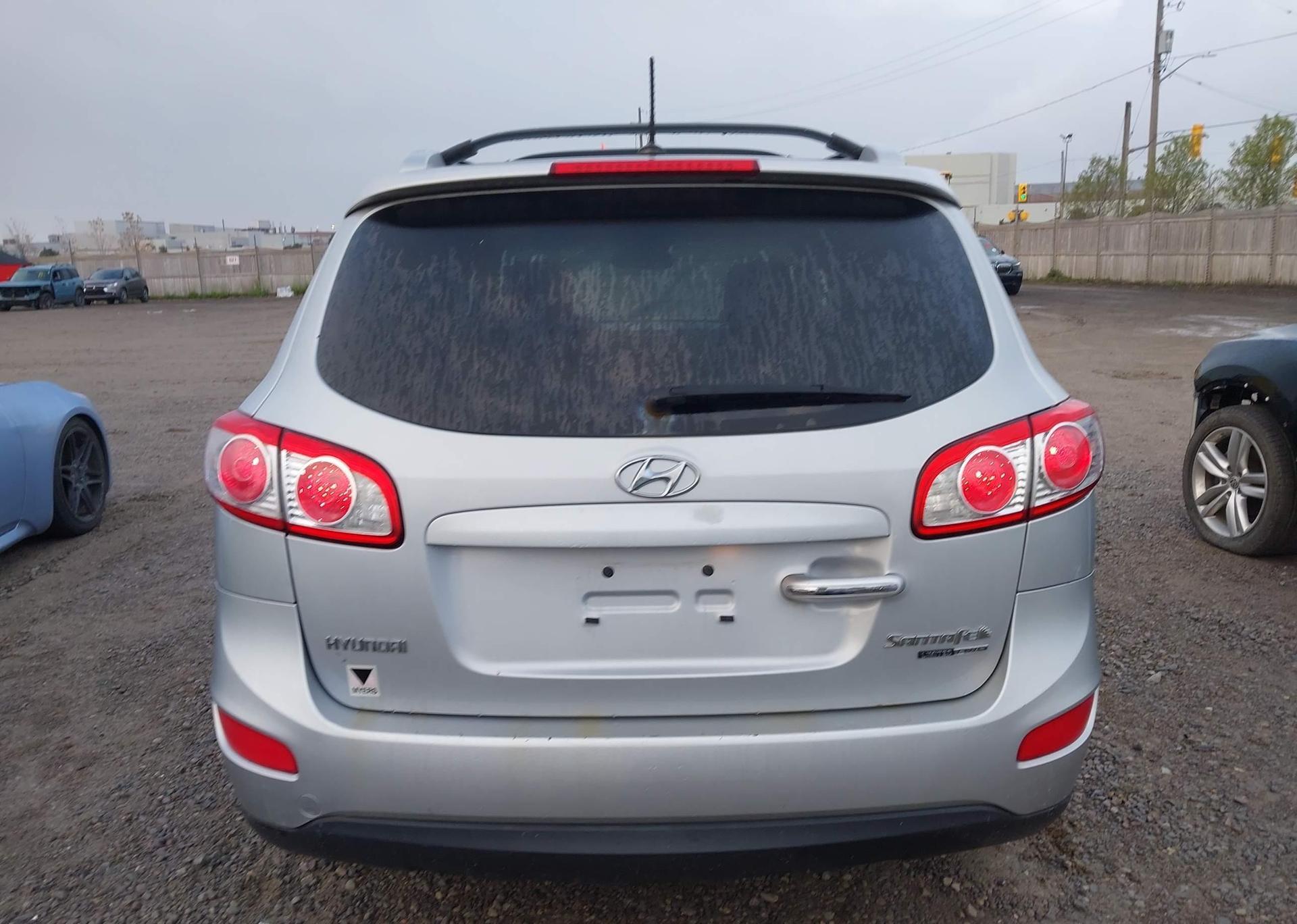 2010 HYUNDAI SANTA FE SE