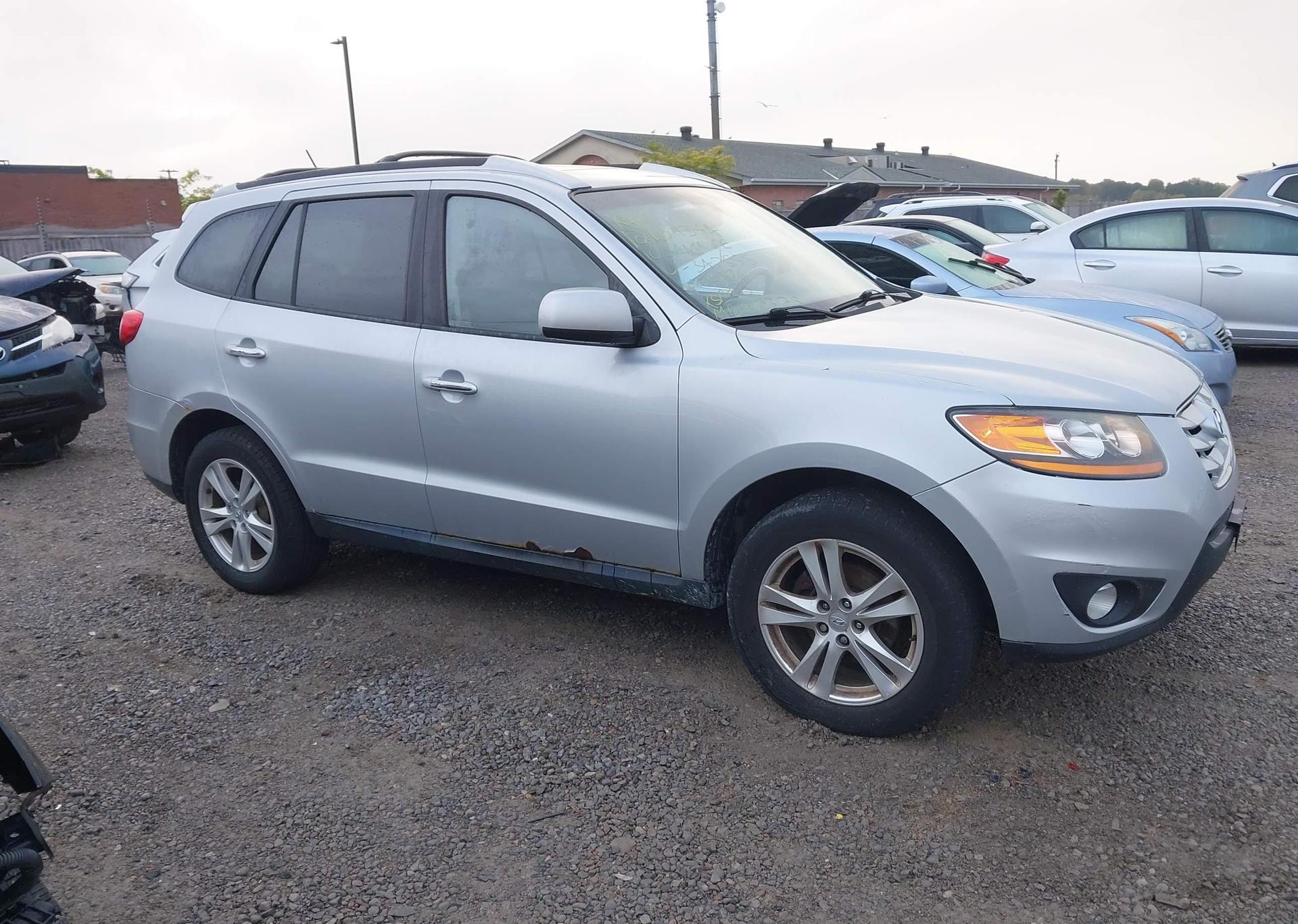 2010 HYUNDAI SANTA FE SE