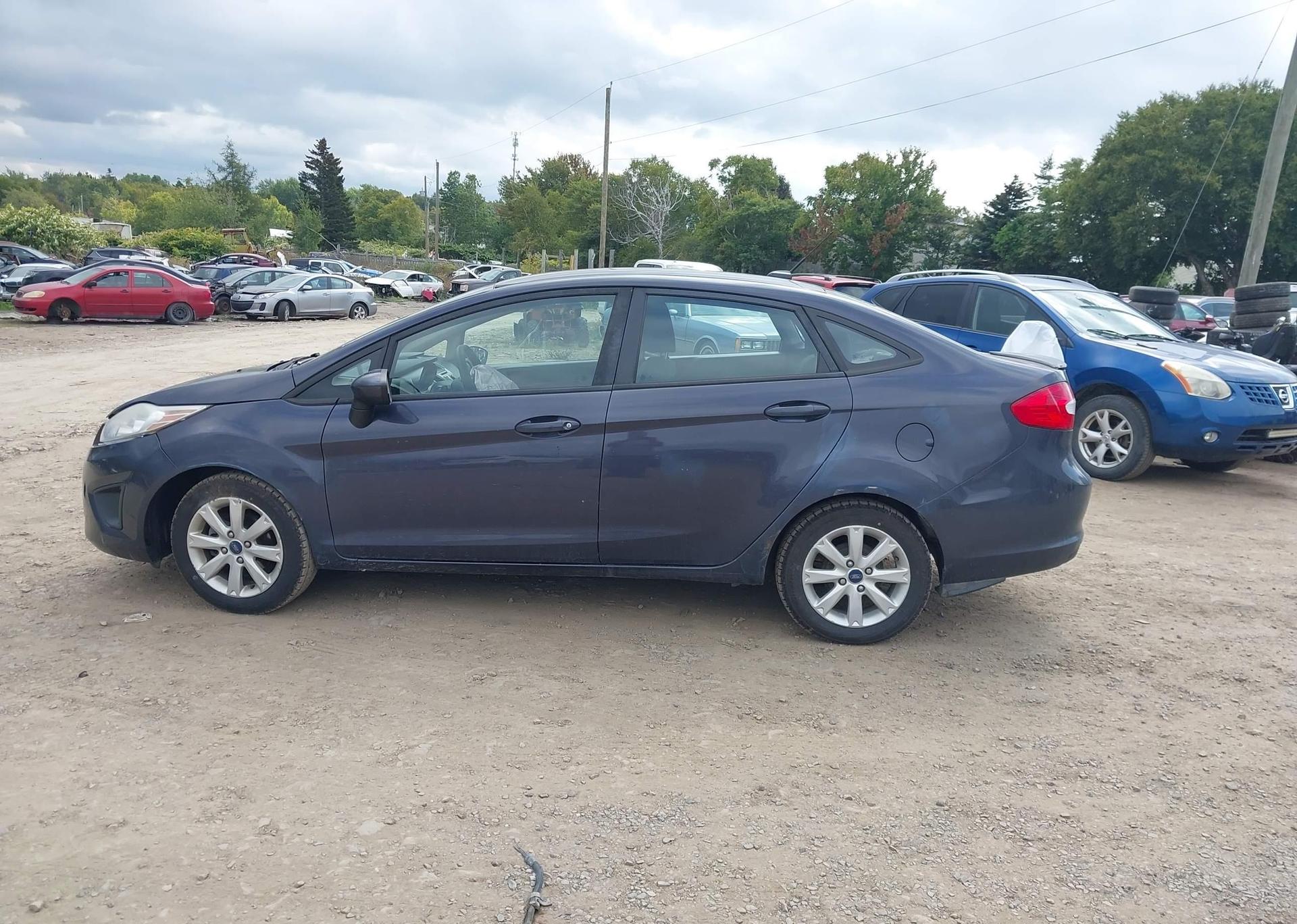 2013 FORD FIESTA SE