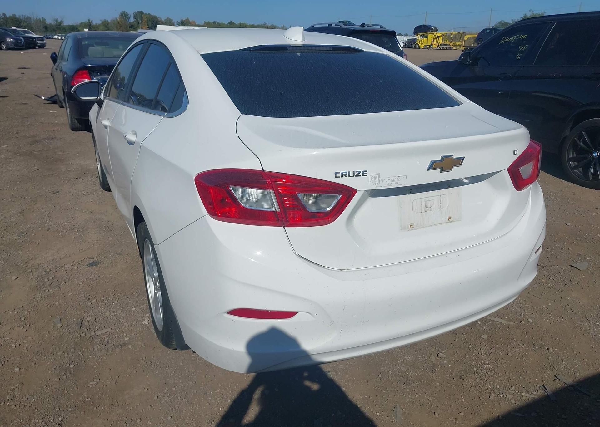 2017 CHEVROLET CRUZE LT