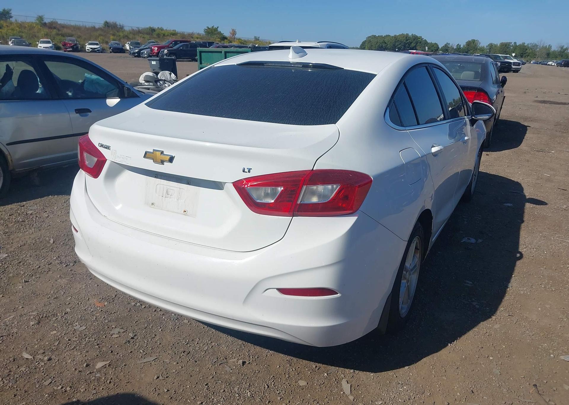 2017 CHEVROLET CRUZE LT