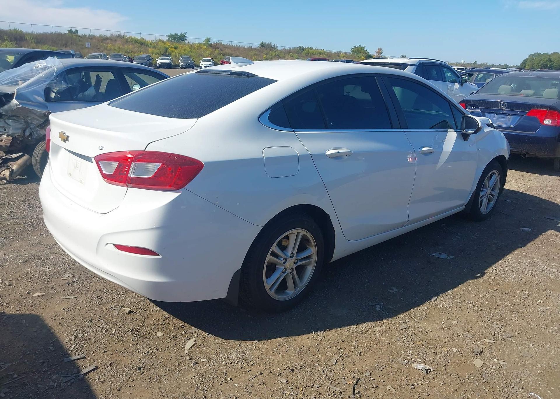 2017 CHEVROLET CRUZE LT