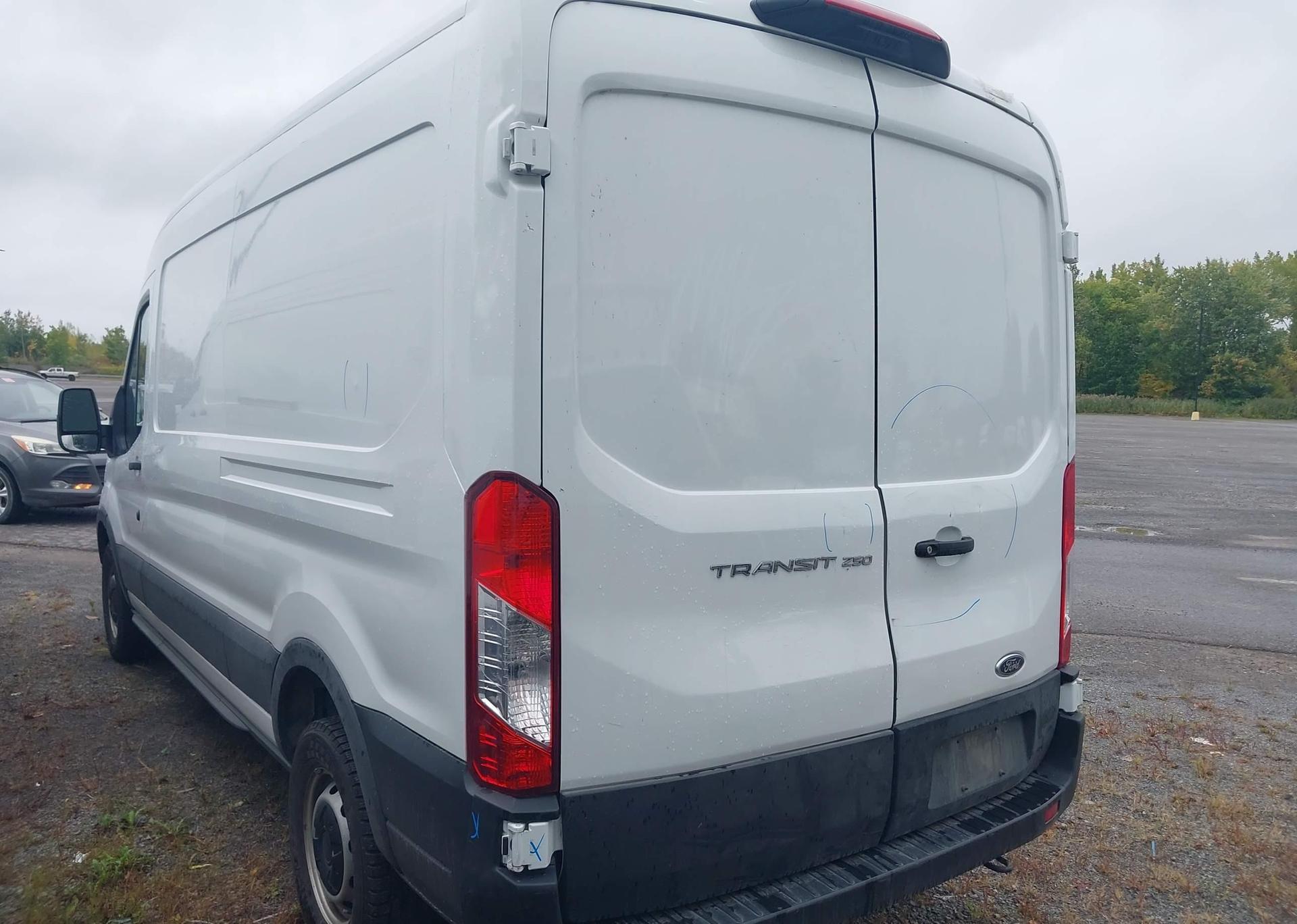 2022 FORD transit t-250