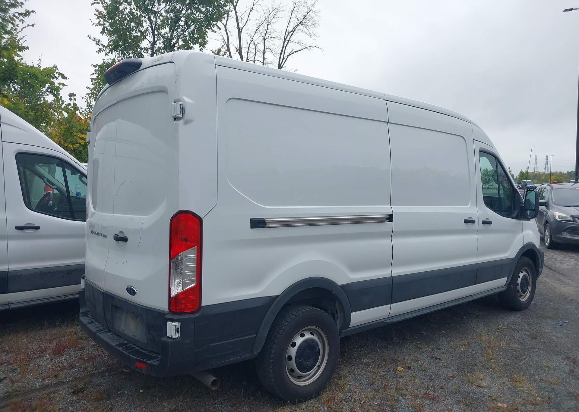 2022 FORD transit t-250