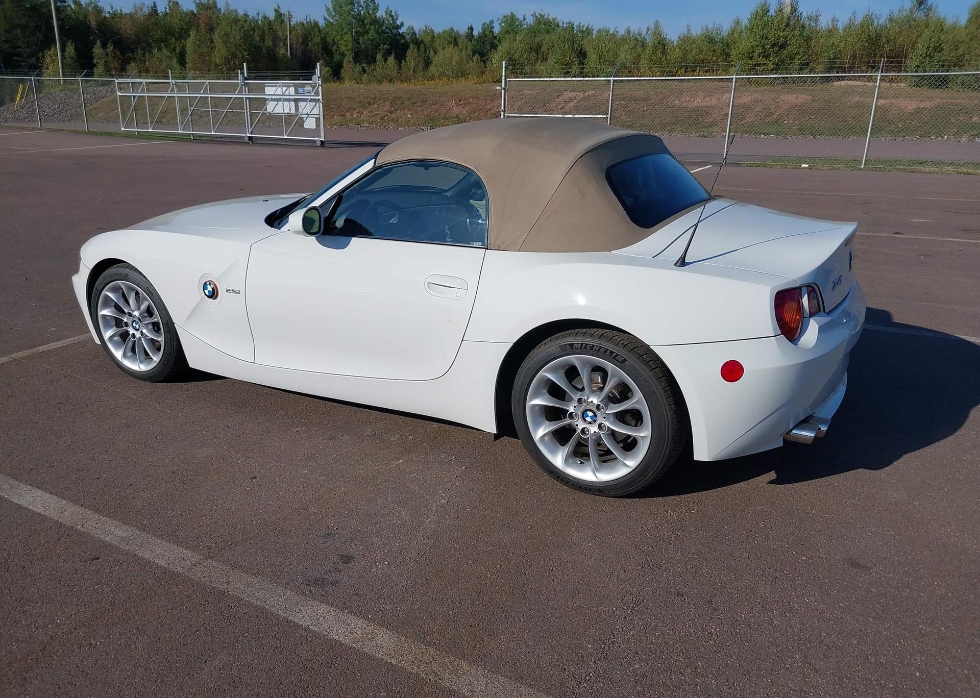 2004 BMW Z4 2.5