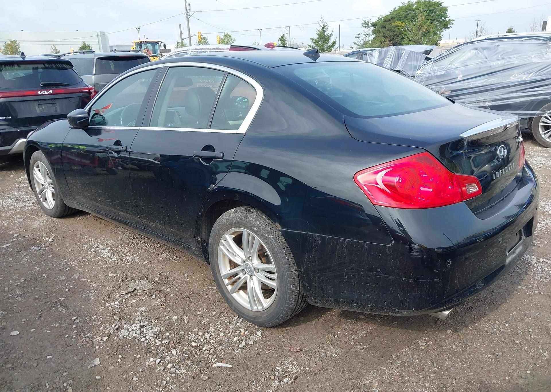 2011 INFINITI G37
