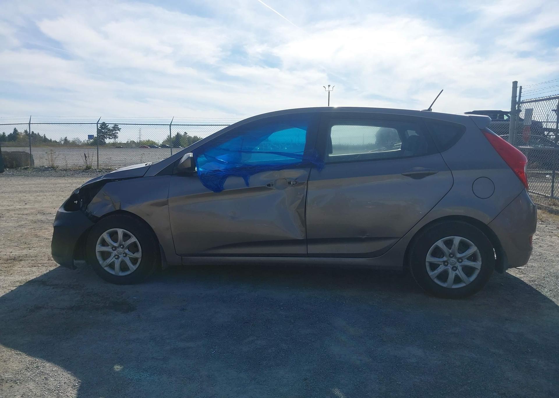 2014 HYUNDAI ACCENT GL