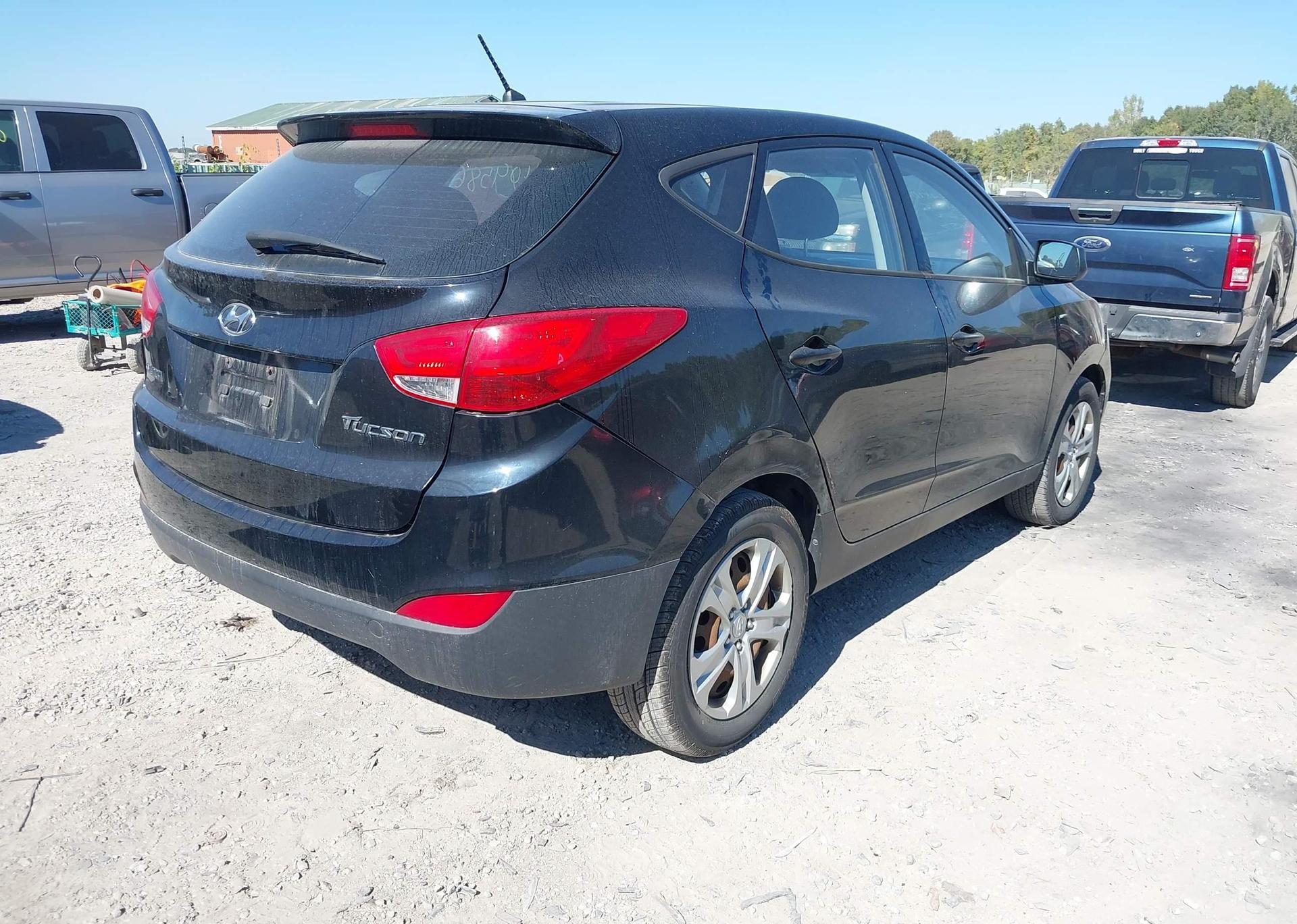 2011 HYUNDAI TUCSON GL