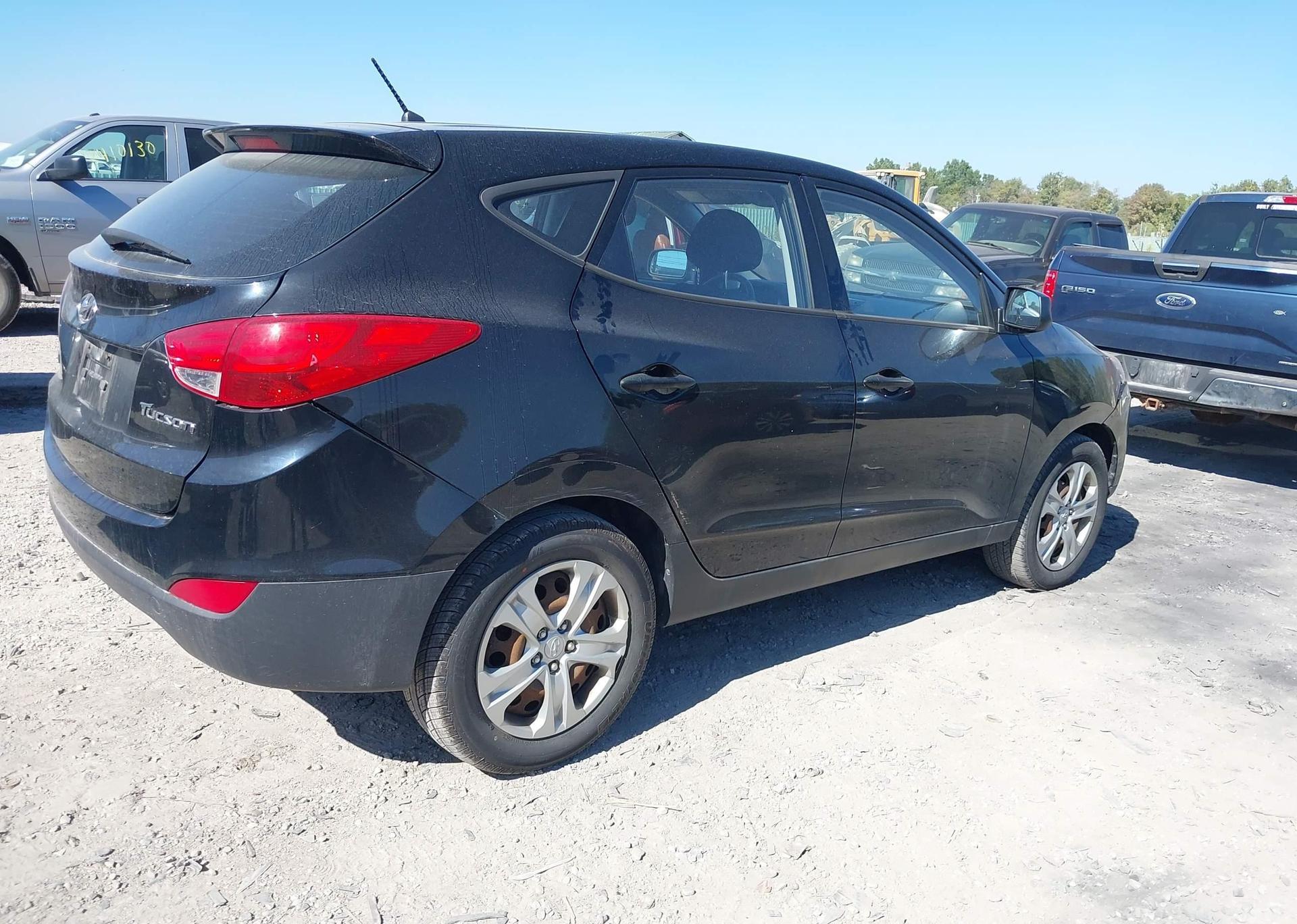 2011 HYUNDAI TUCSON GL