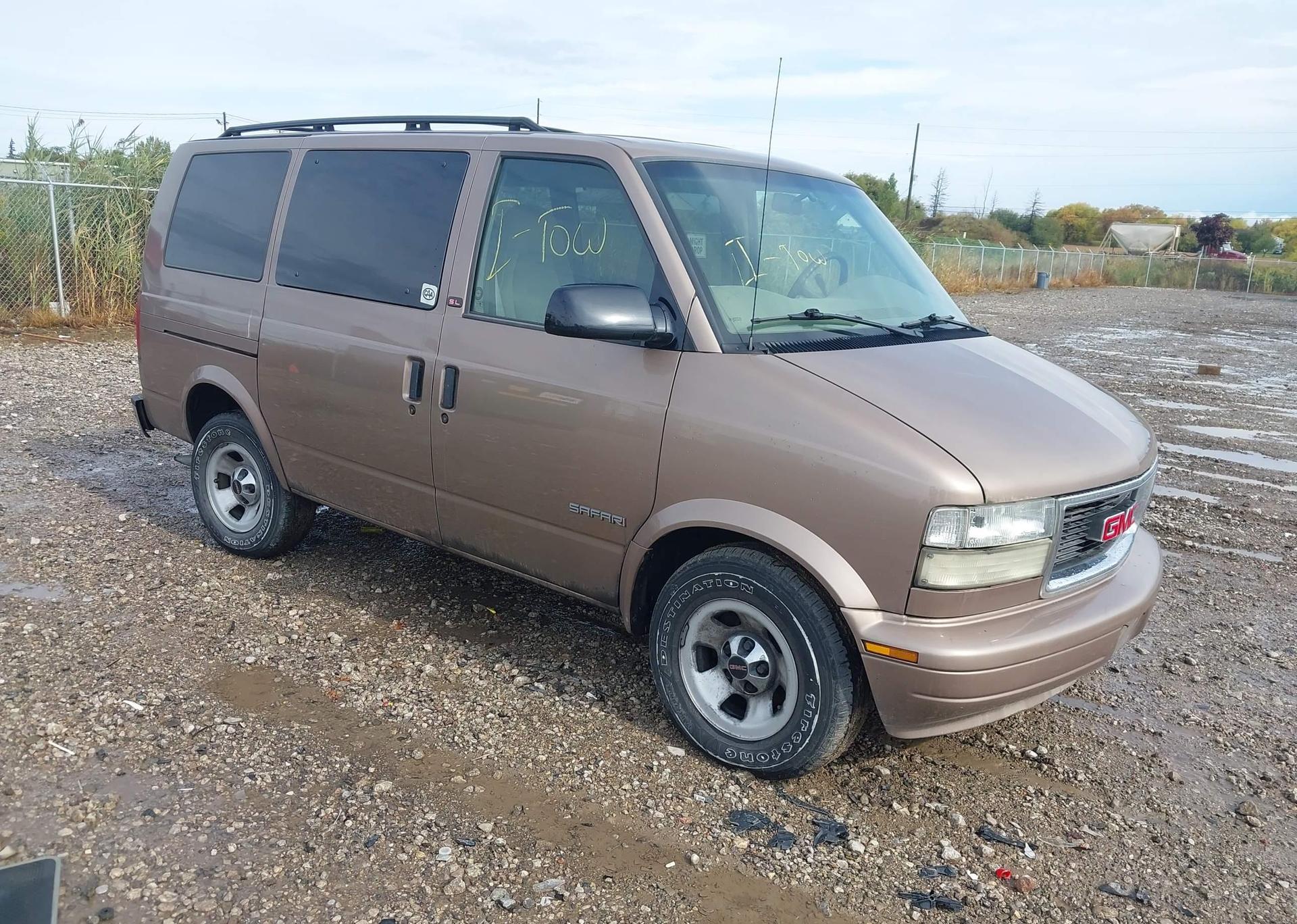 2002 GMC SAFARI SL