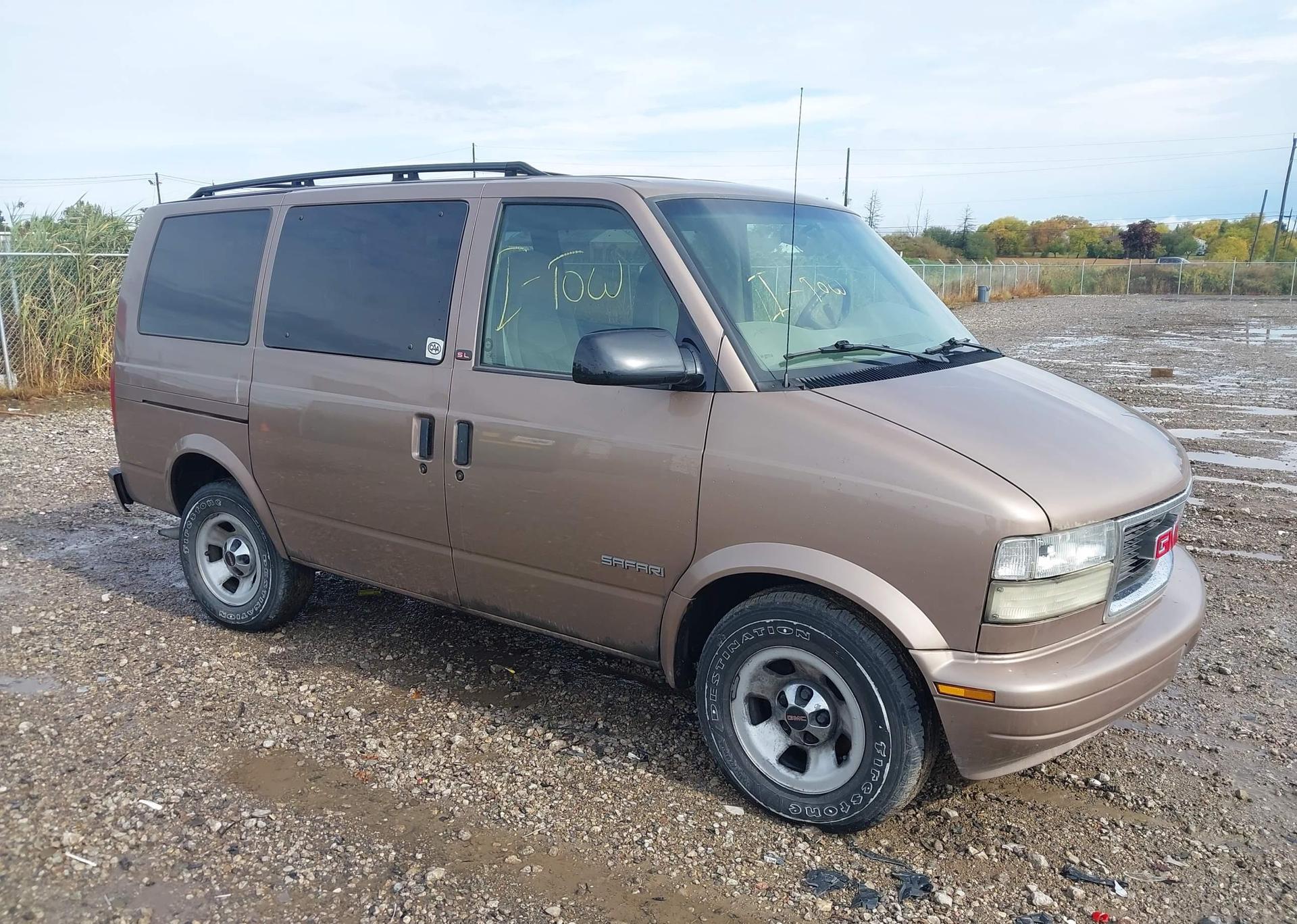 2002 GMC SAFARI SL