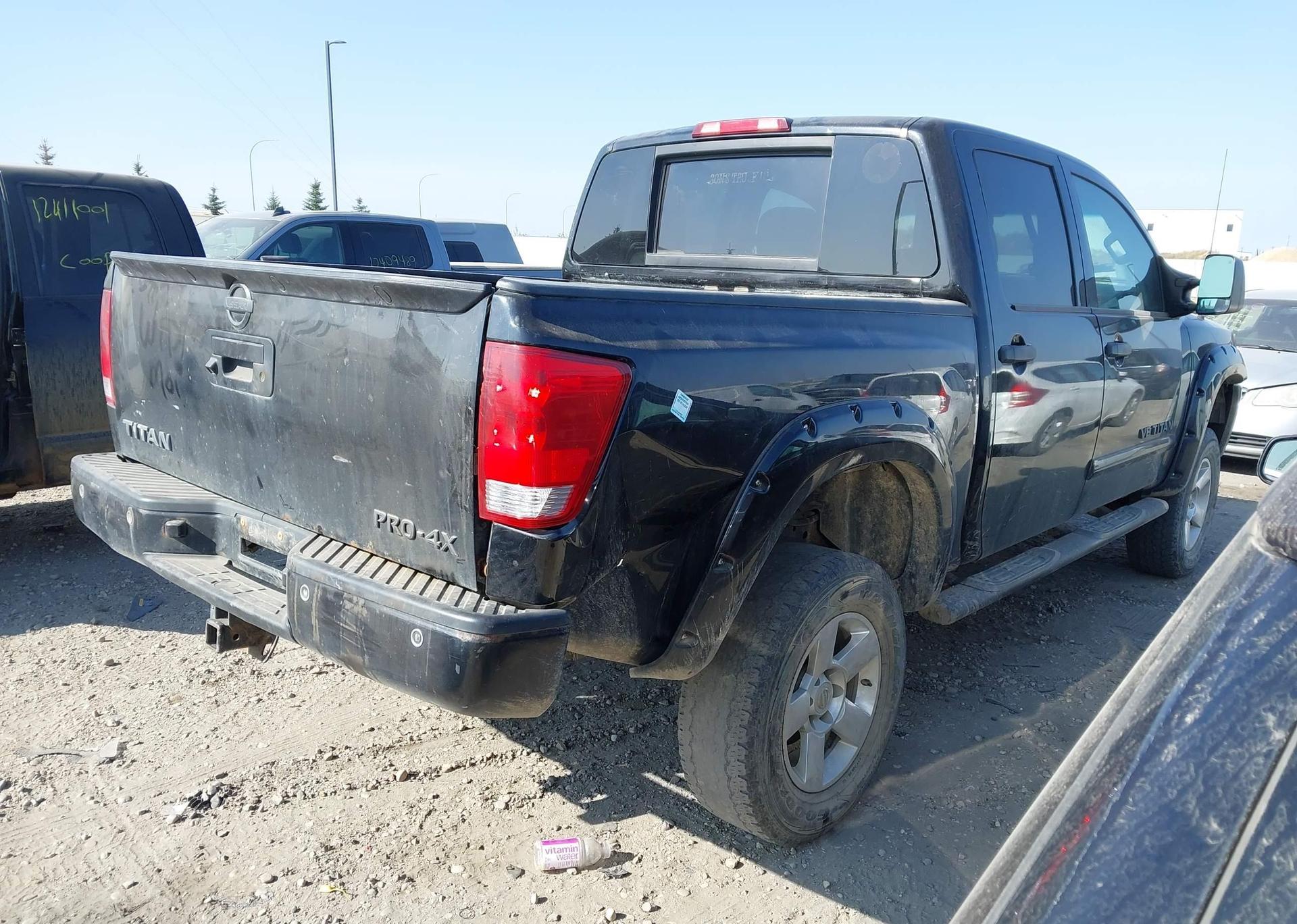 2015 NISSAN TITAN