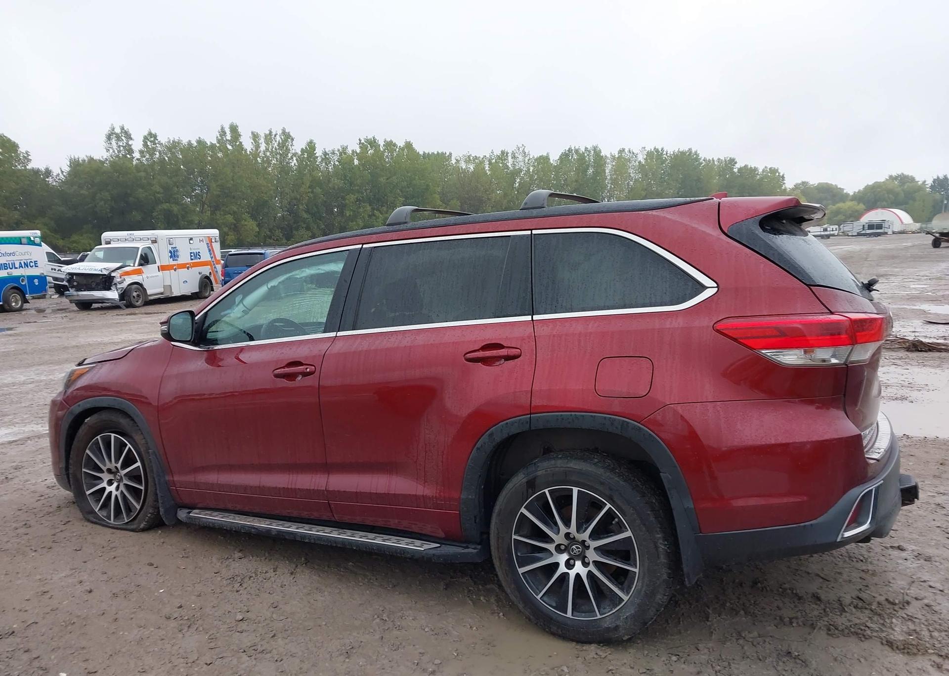 2017 TOYOTA HIGHLANDER