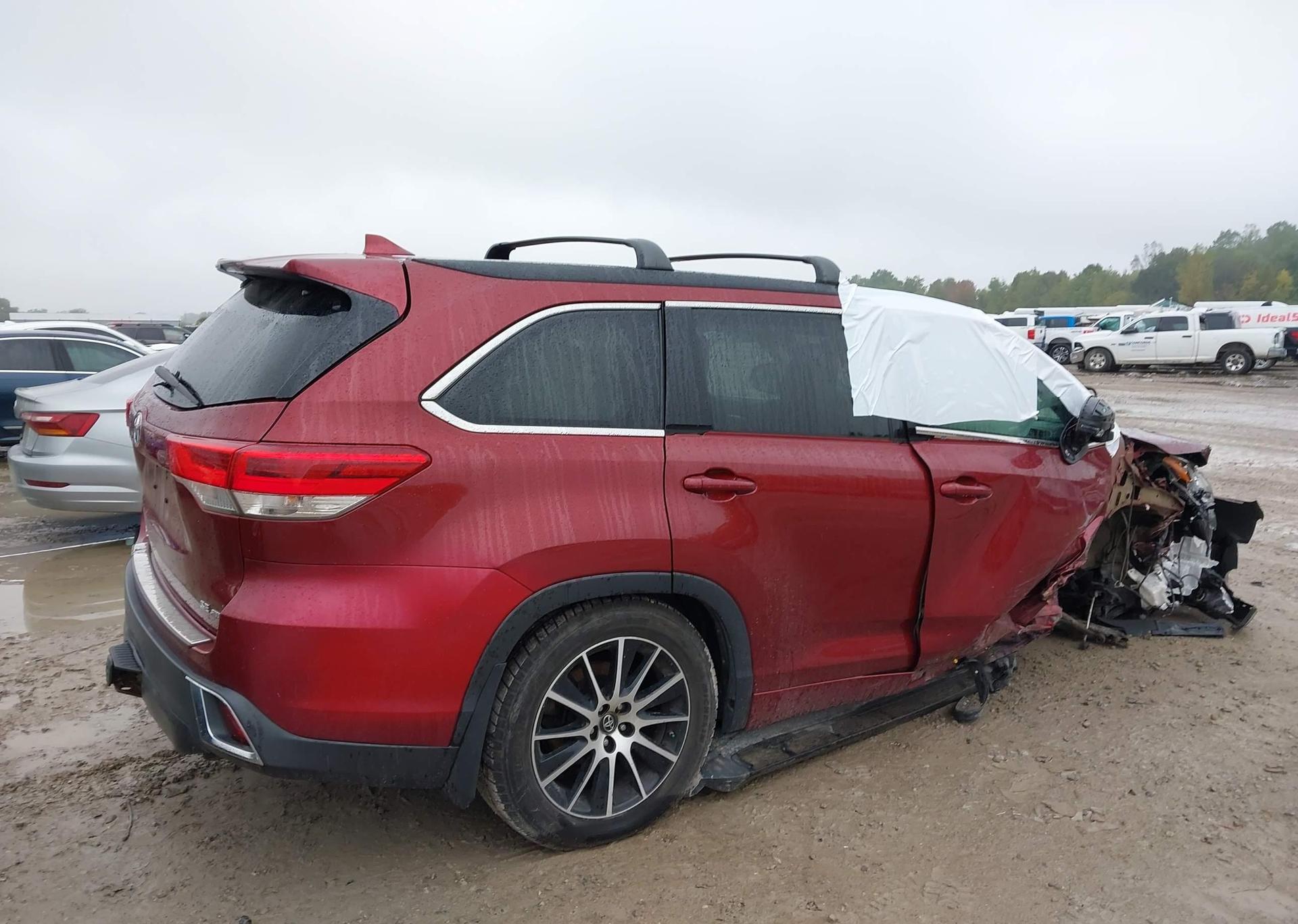 2017 TOYOTA HIGHLANDER